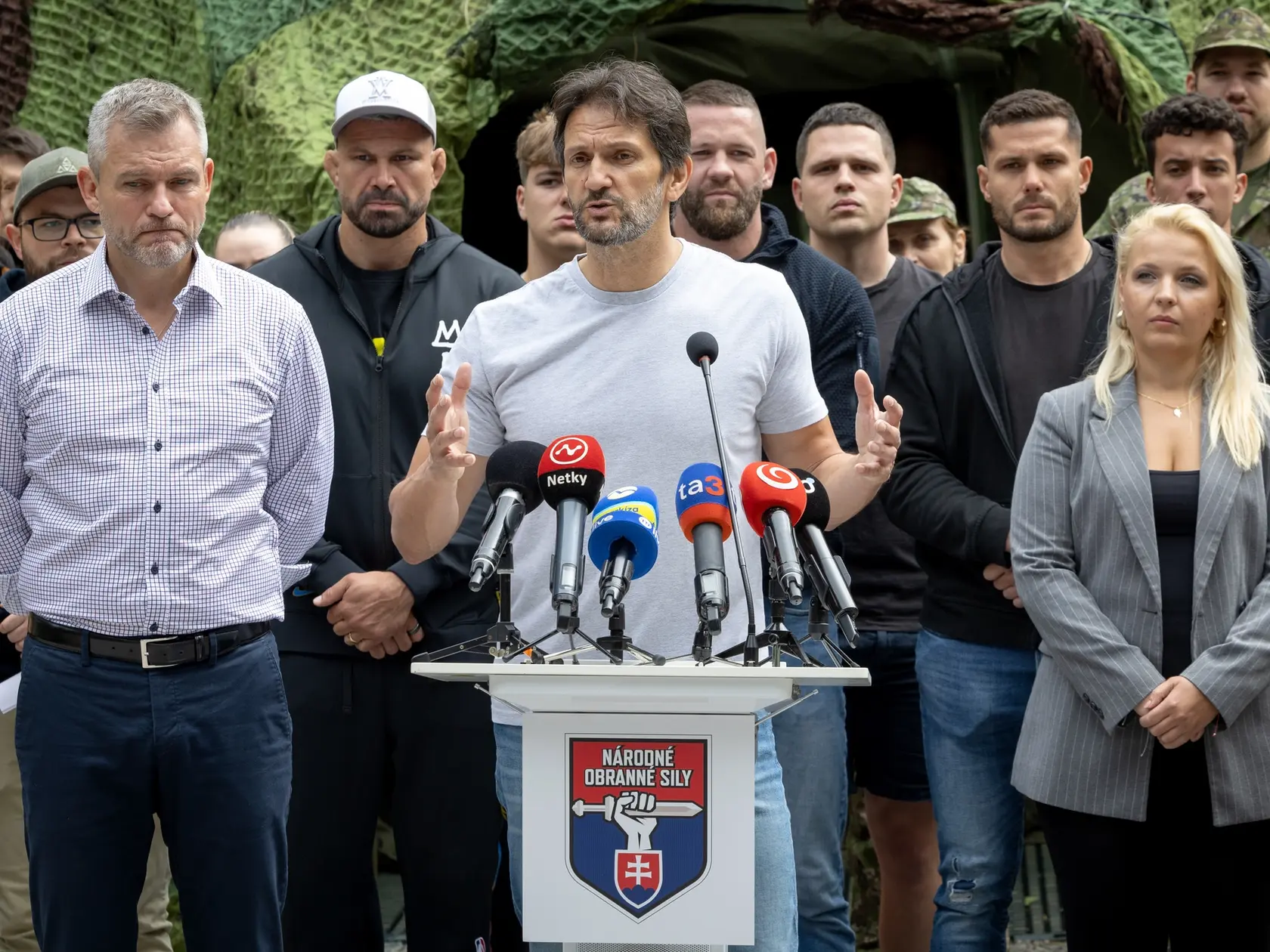Národné obranné sily - nástup účasntíkov prvého dvojtýždňového turnusu, ktorého sa zúčastnil aj prezident Slovenskej republiky Peter Pellegrini a minister vnútra SR Robert Kaliňák. 