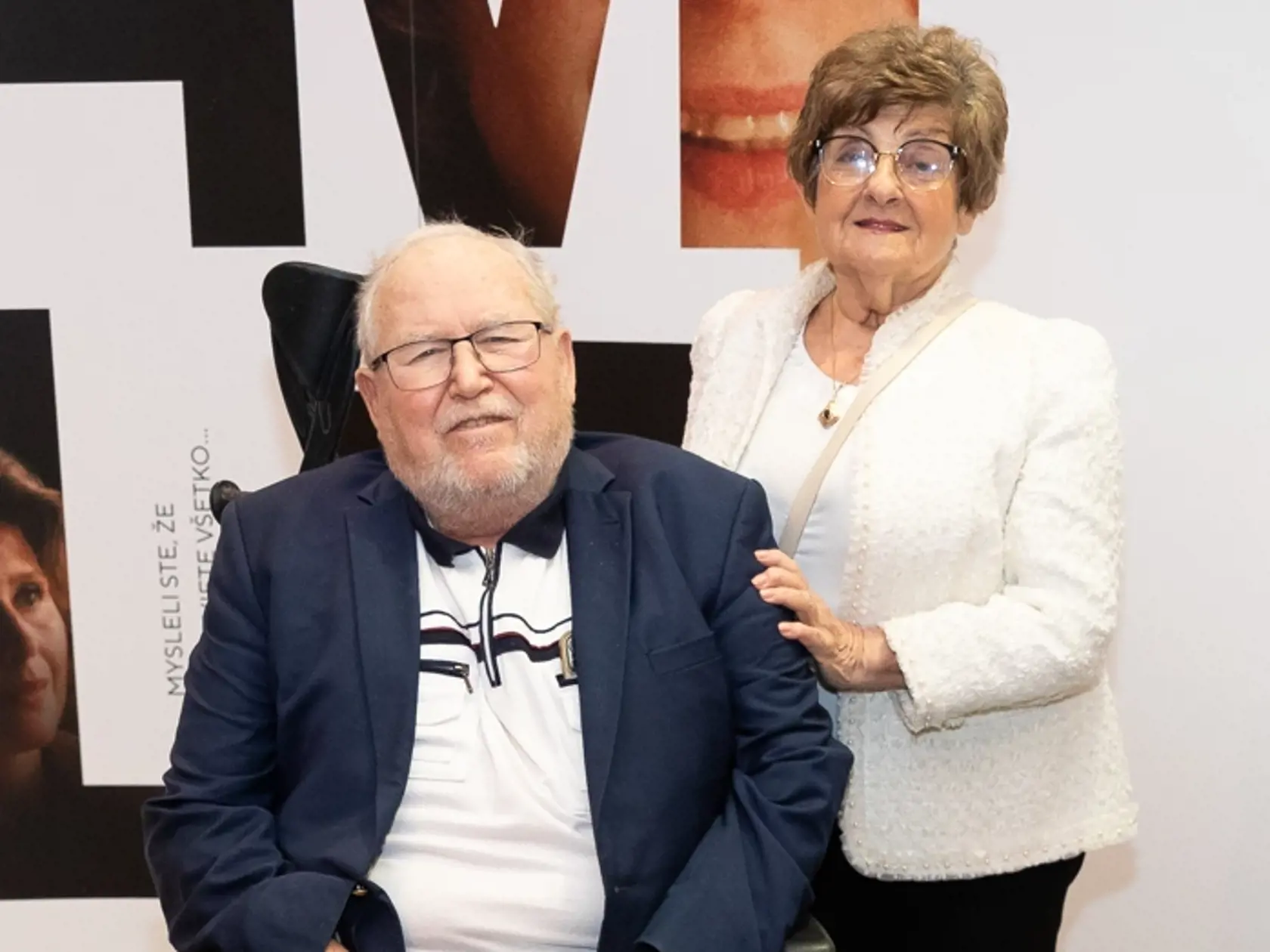 Slávnostná premiéra filmu Emília. Na snímke profesor Pavel Traubner s manželkou.