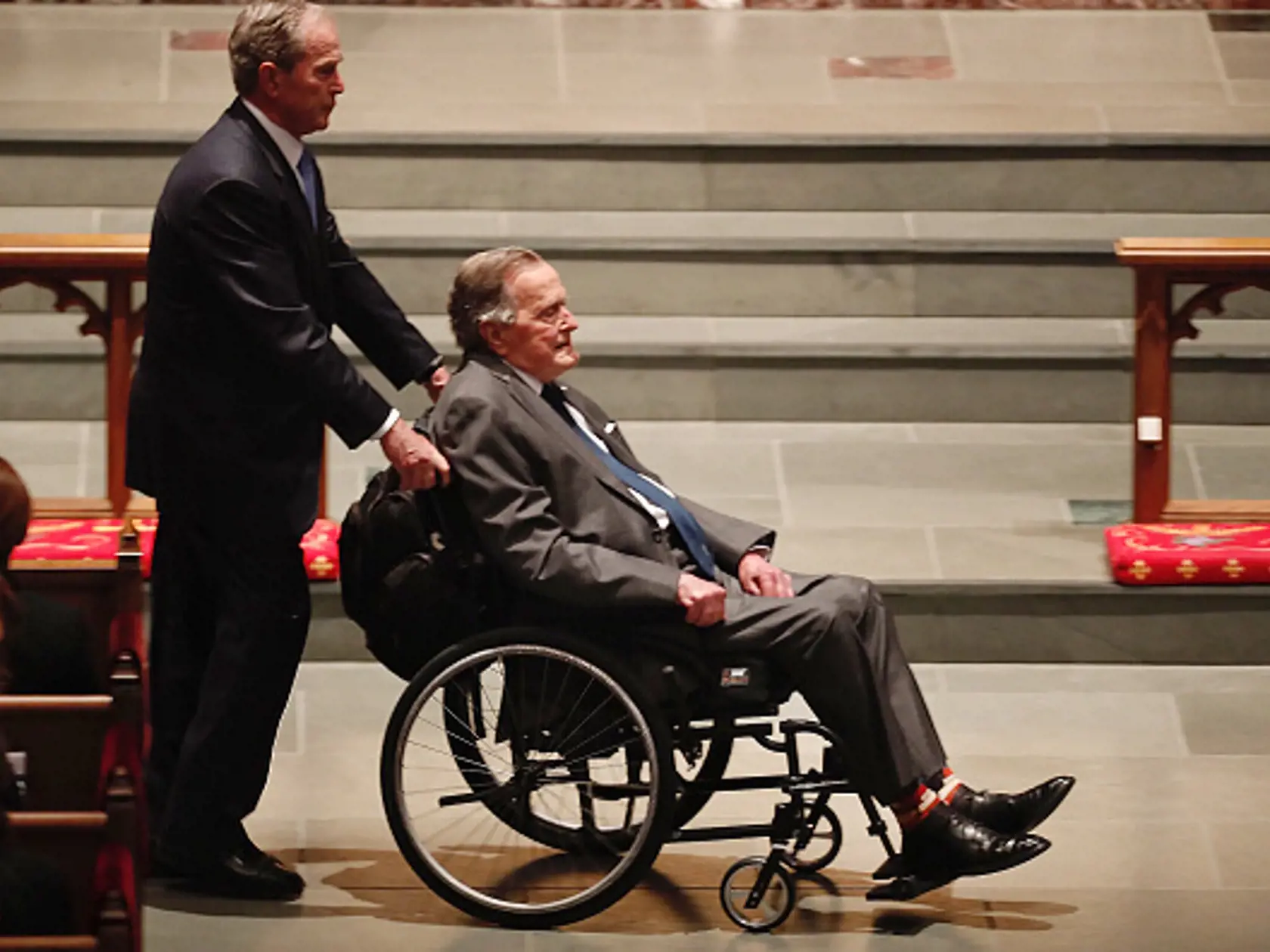 George Bush spolu so svojím synom Georgom Bushom mladším.