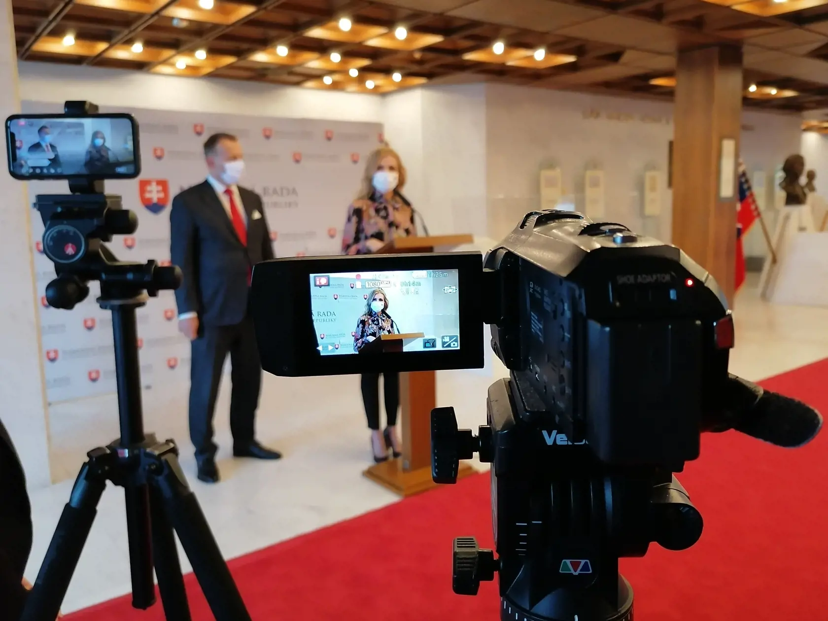 Poslankyňa Národnej rady (NR) SR Petra Krištúfková (Sme rodina) a predseda NR SR Boris Kollár (Sme rodina) počas tlačovej konferencie k téme: Nebojím sa pravdy 21. júna 2020 v Bratislave. Petra Krištúfková sa vzdáva funkcie splnomocnenkyne vlády pre rodinu. "Nestojí mi za to, aby cez moju osobu útočili na vládu, útočili na ministra, na naše hnutie a už vôbec nie na moje deti," uviedla na nedeľňajšej tlačovej konferencii s tým, že naďalej bude robiť svoju prácu. Počet preferenčných hlasov, ktoré 