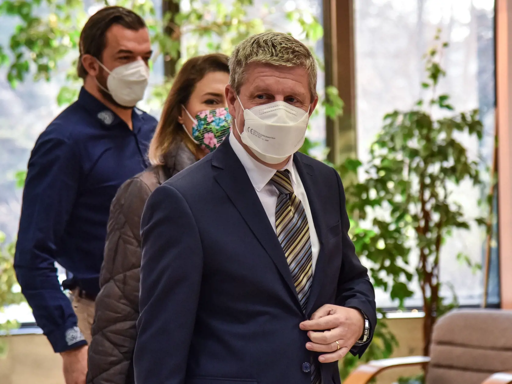Na snímke v popredí minister zdravotníctva SR Vladimír Lengvarský (nominant OĽANO) počas príchodu na 48. rokovanie vlády SR 22. decembra 2021 v Bratislave. FOTO TASR - Pavol Zachar
