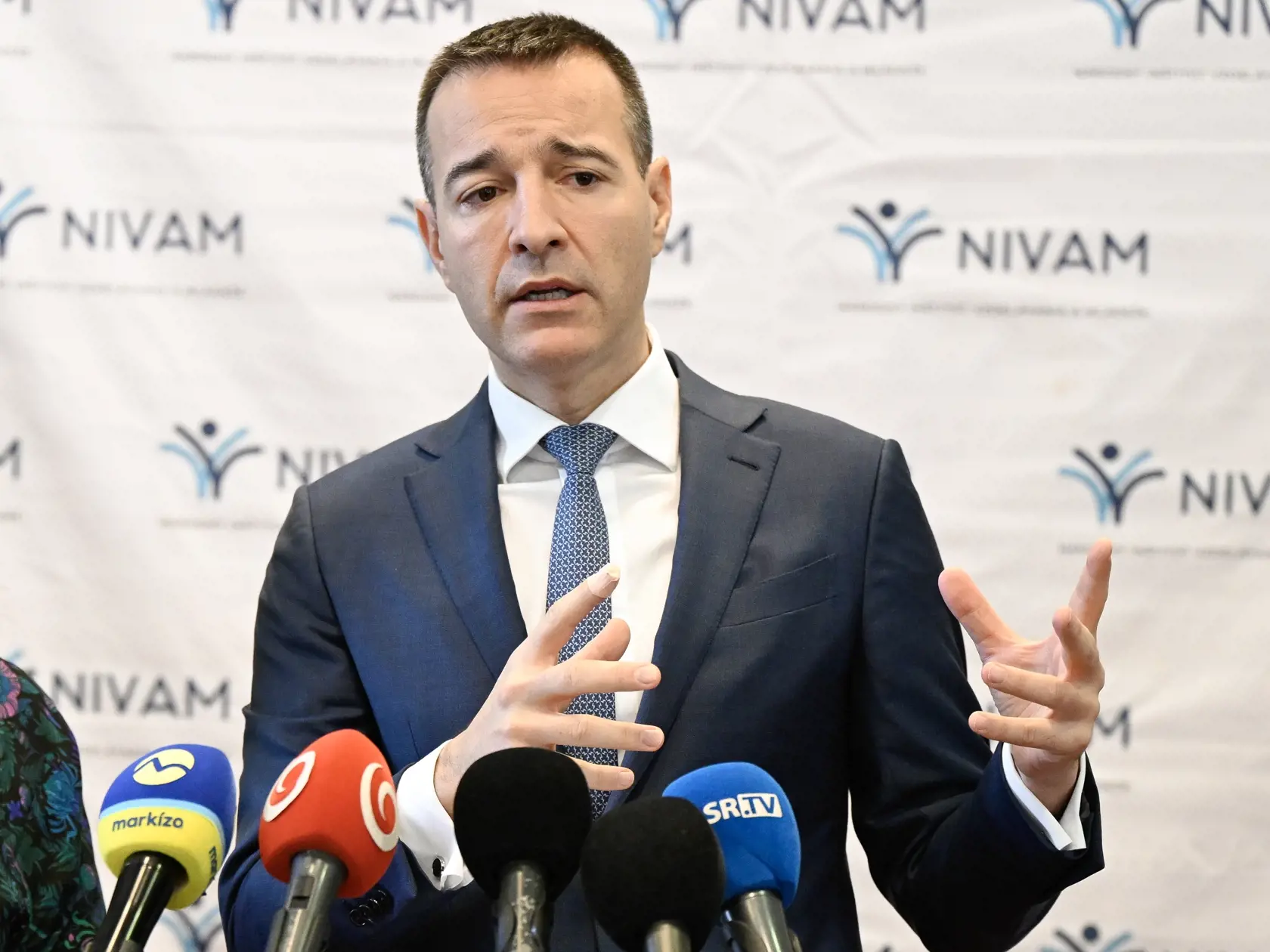 Na snímke minister školstva, výskumu, vývoja a mládeže SR Tomáš Drucker (Hlas-SD) počas tlačovej konferencie 21. novembra 2024 v Bratislave. FOTO TASR - Pavel Neubauer

