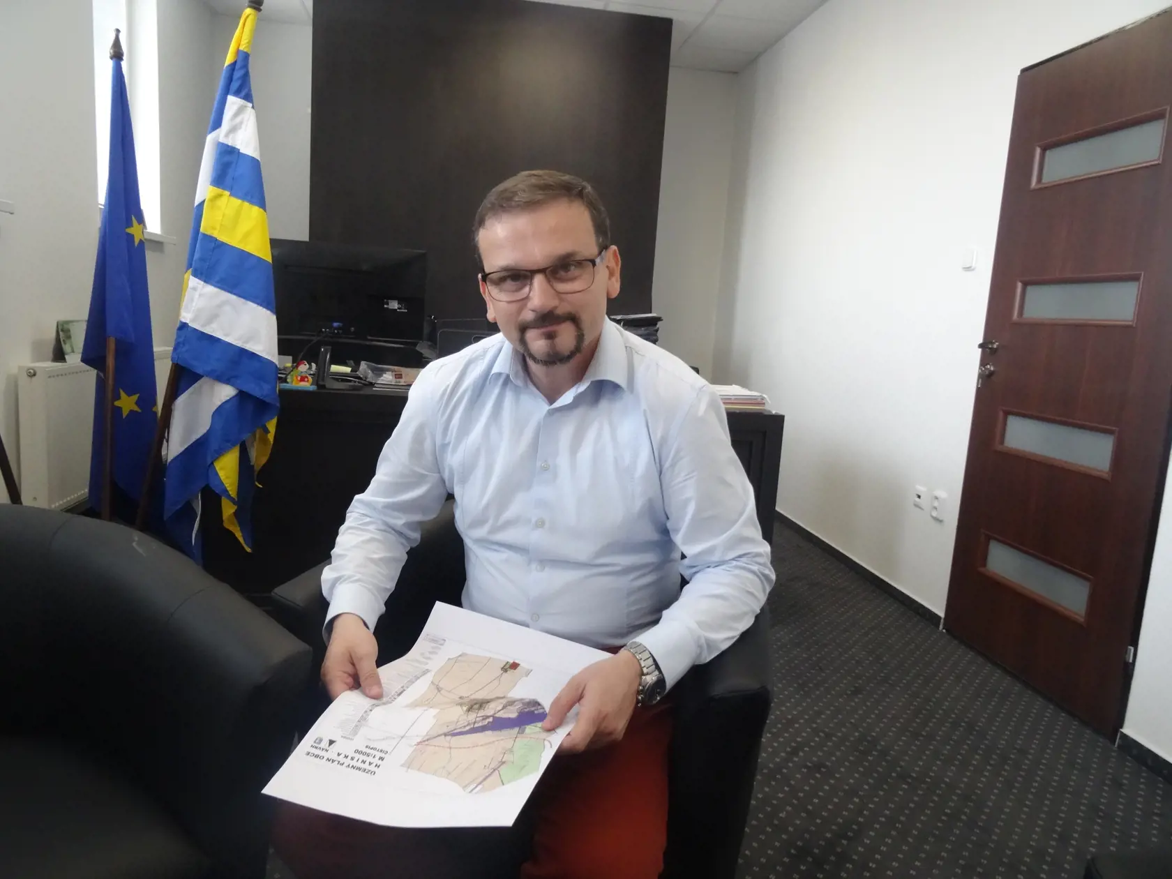 Starosta obce Haniska Miloš Barcal (45).