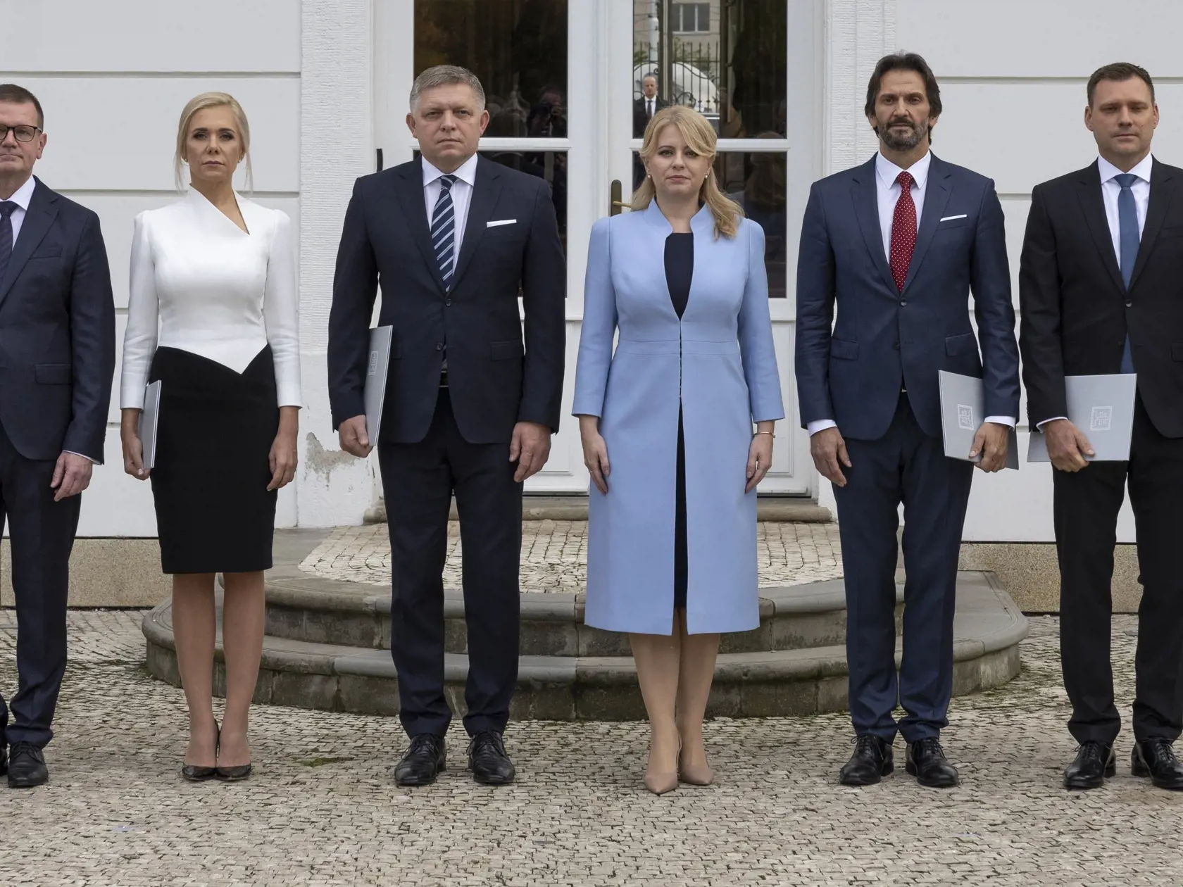 Prezidentka Slovenskej republiky Zuzana Čaputová vymenovala do funkcie nových členov vlády. 