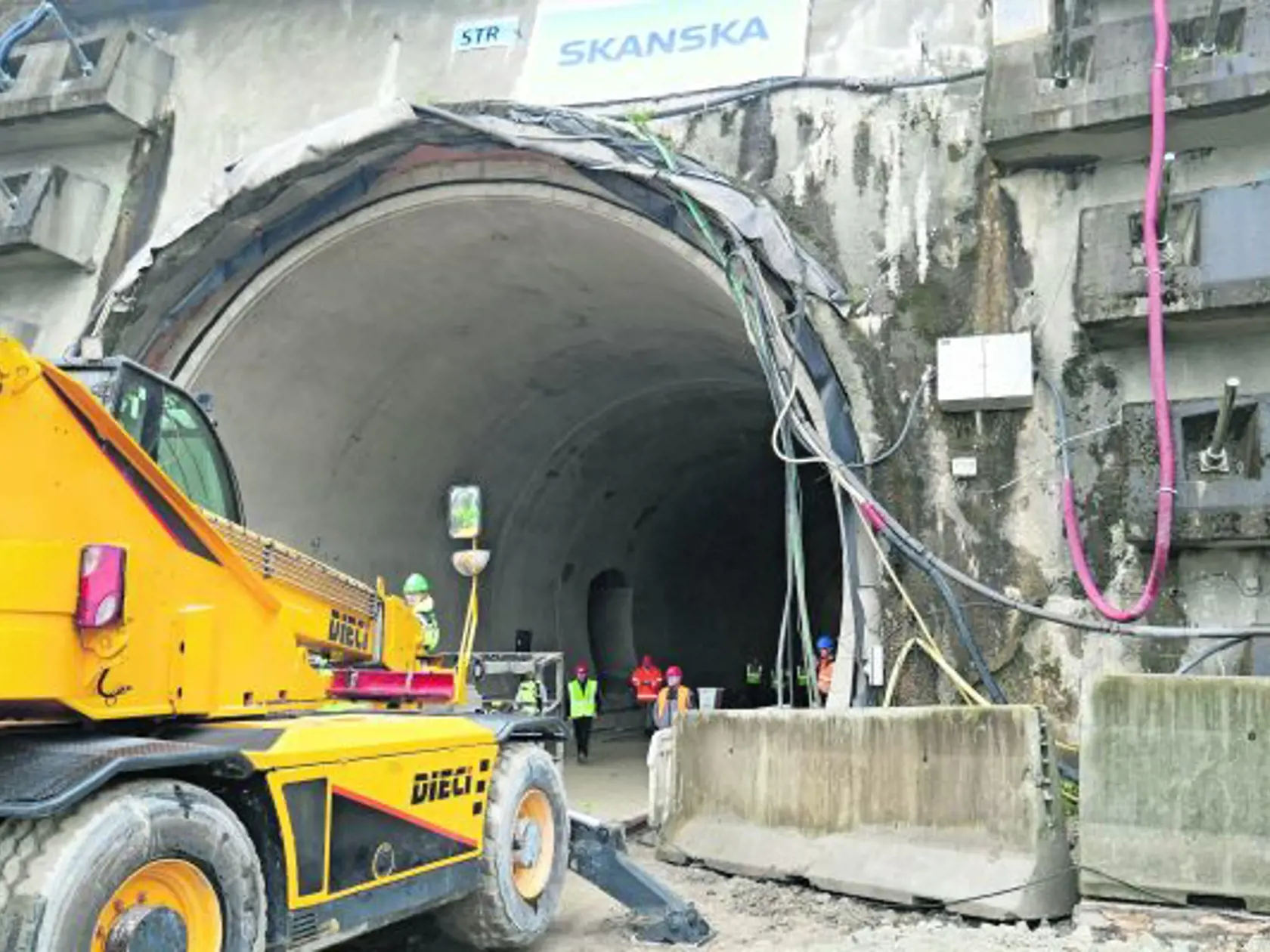 Tunel Višňové sa stal večnou stavbou. Najnovšie by ho mali sprejazdniť na jar 2025.