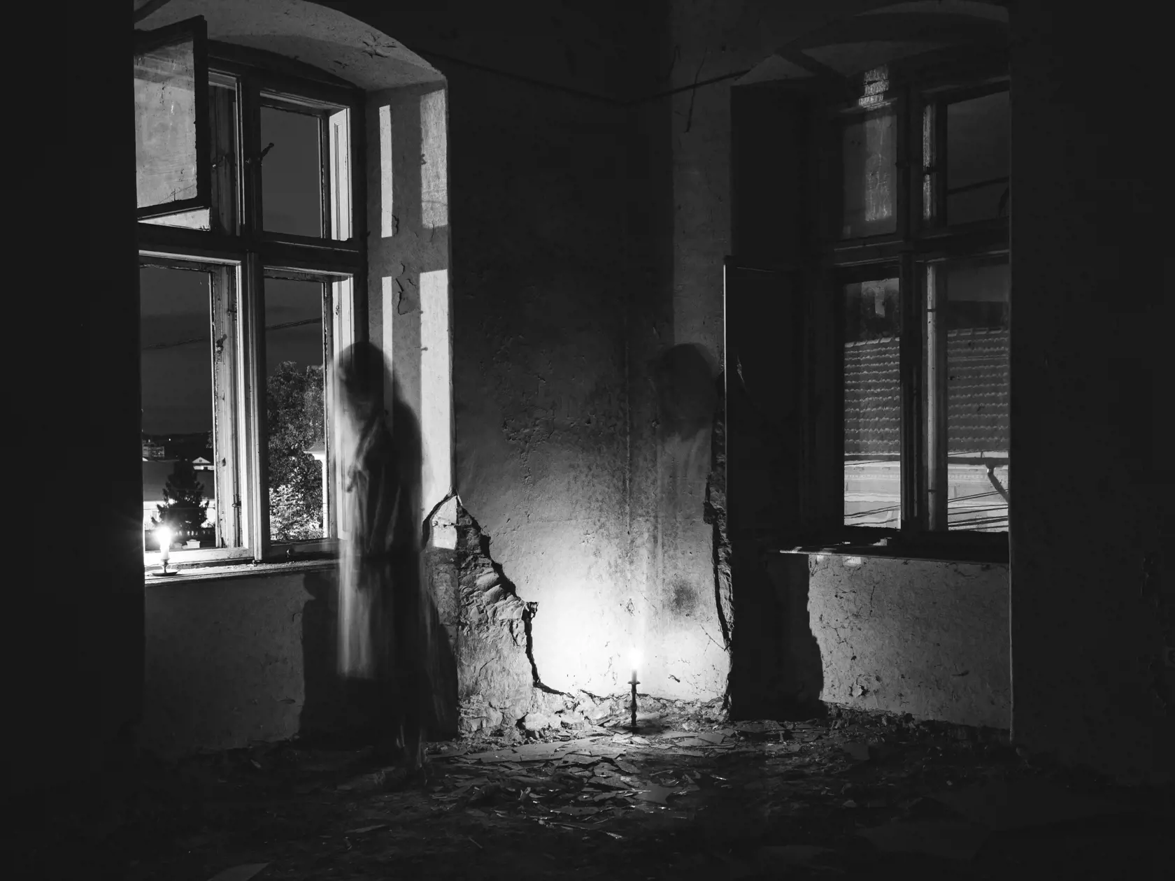 Ghosts,In,Abandoned,,Haunted,House.,Horror,Scene,Of,Scary,Spirits,