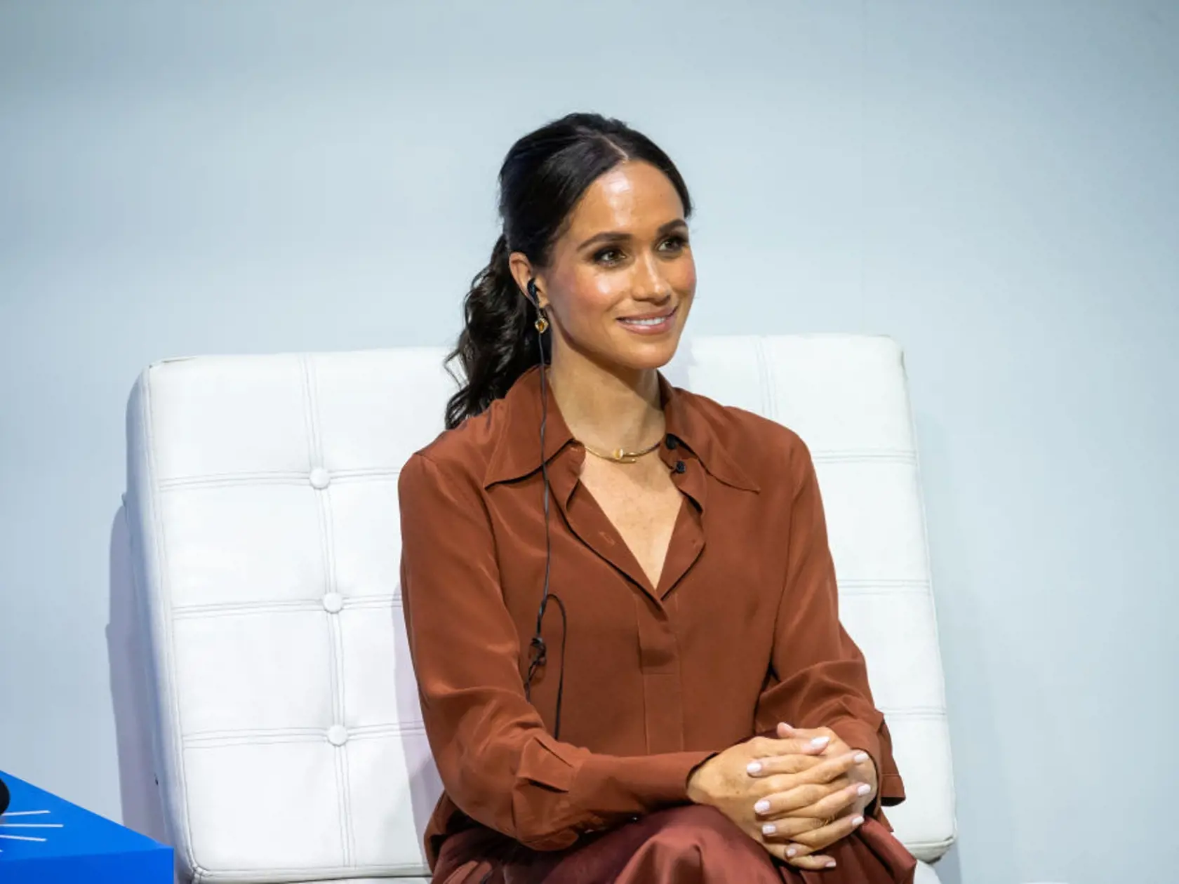 Meghan pôsobí na verejnosti milo, no zamestnanci na ňu nemajú pekného slova.