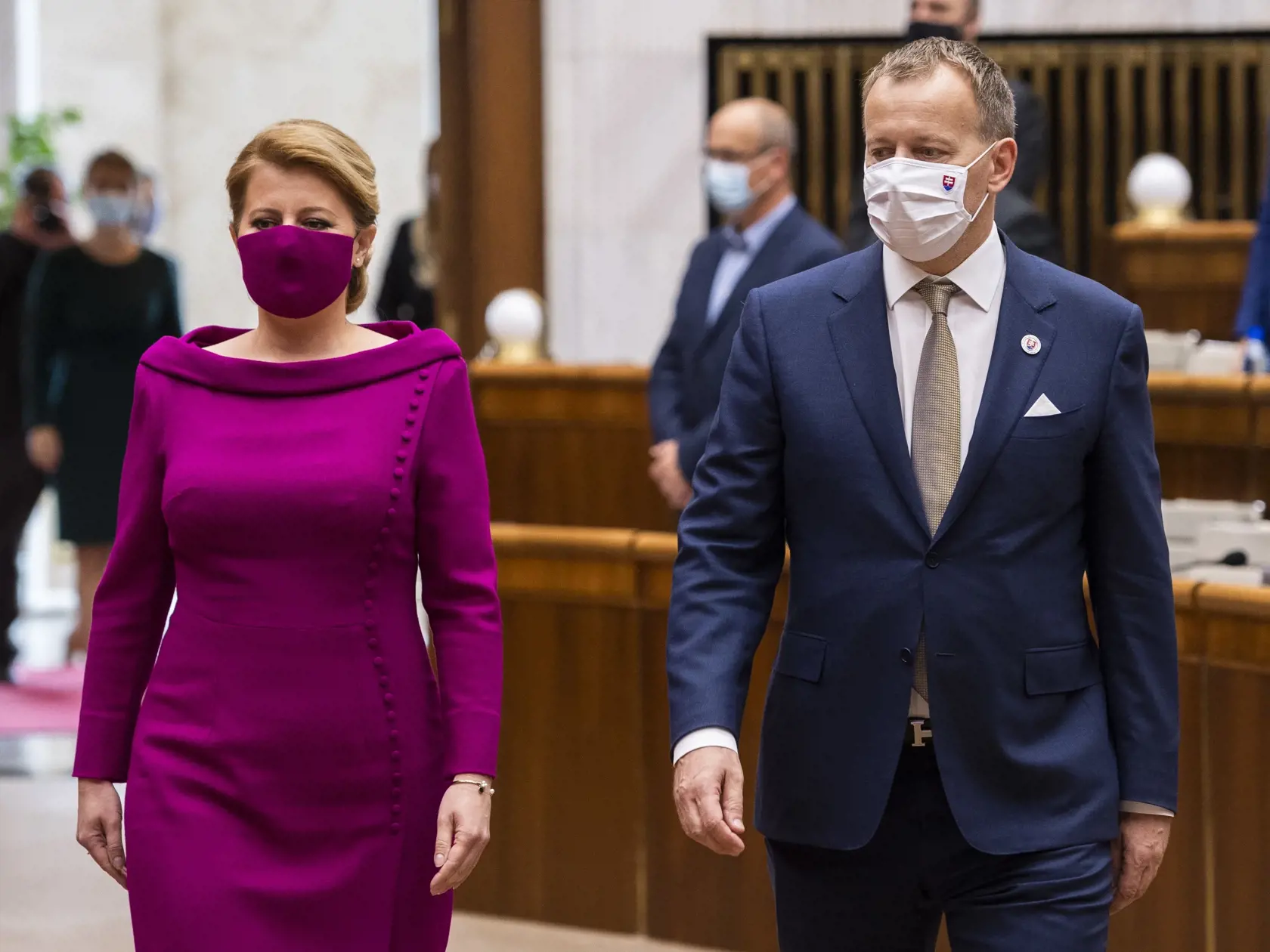 Na snímke prezidentka SR Zuzana Čaputová a predseda NR SR Boris Kollár (Sme rodina) prichádzajú na 8. schôdzu Národnej rady SR, na ktorej prezidentka SR vystúpila so Správou o stave Slovenskej republiky v Bratislave 5. júna 2020. FOTO TASR - Jaroslav Novák