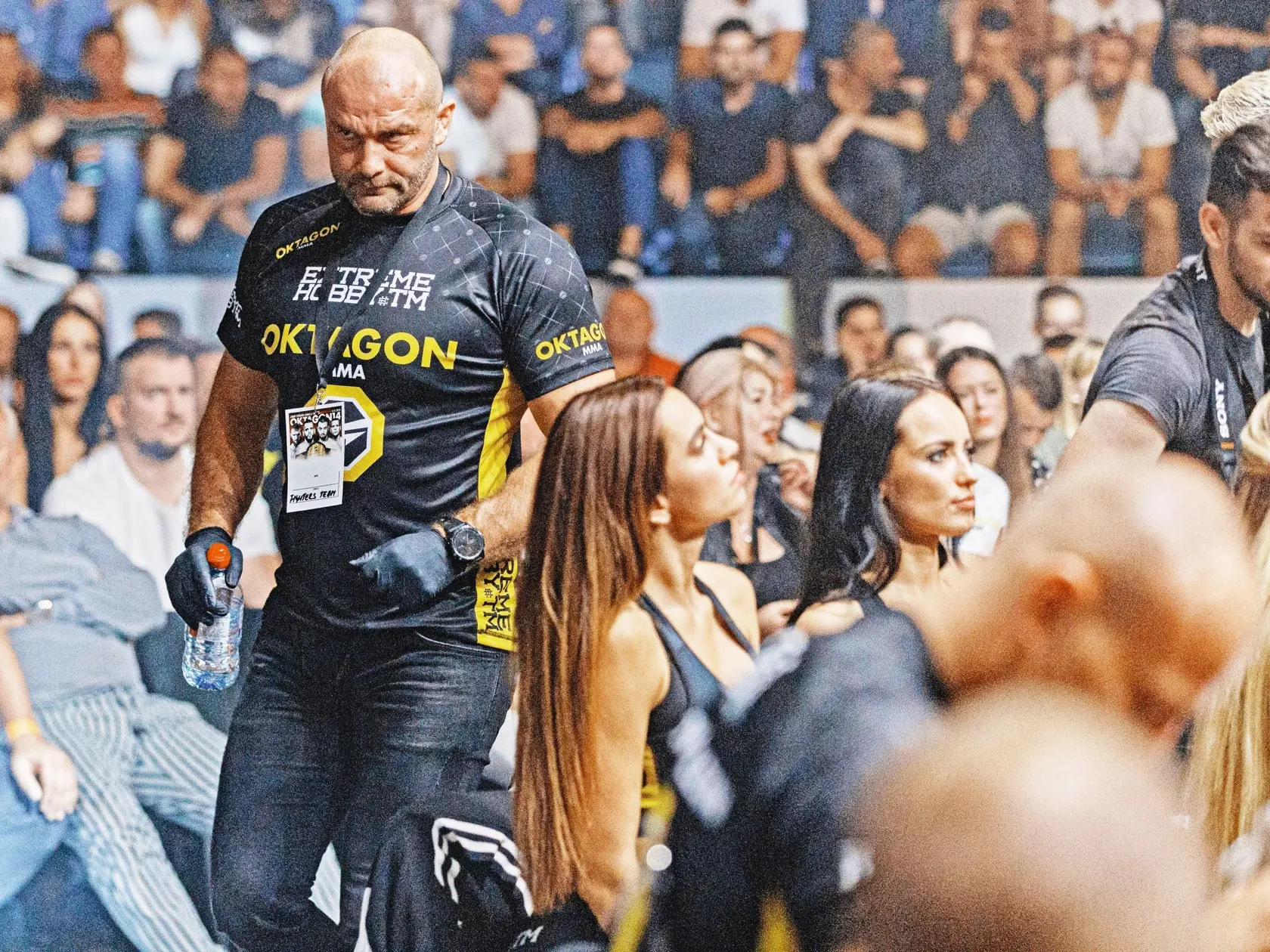 NORBERT BÖDÖR Nitrianskeho podnikateľa verejnosť poznala aj ako trénera bojovníka MMA Attilu Végha