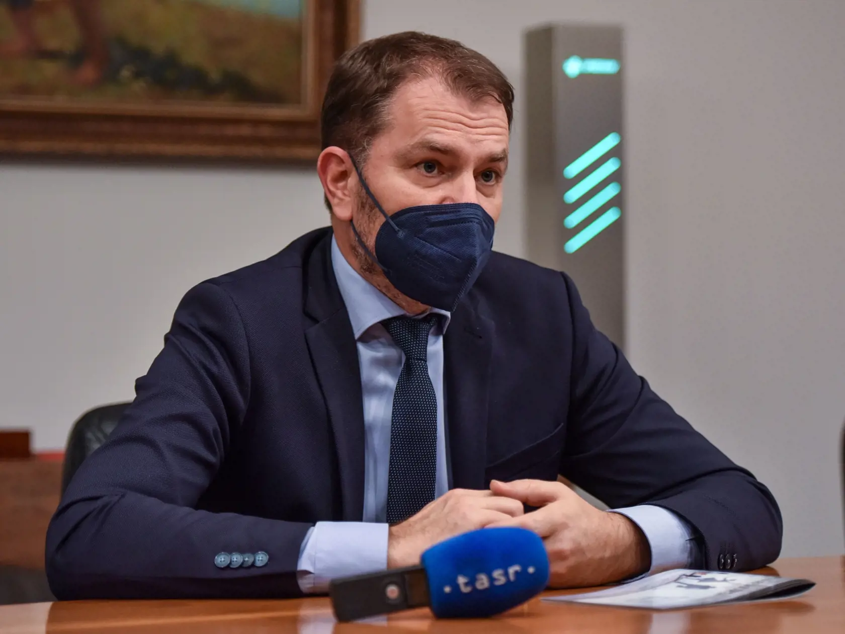 Na snímke vicepremiér a minister financií Igor Matovič (OĽANO) počas rozhovoru pre Tlačovú agentúru Slovenskej republiky (TASR) 22. decembra 2021 v Bratislave. FOTO TASR - Pavol Zachar