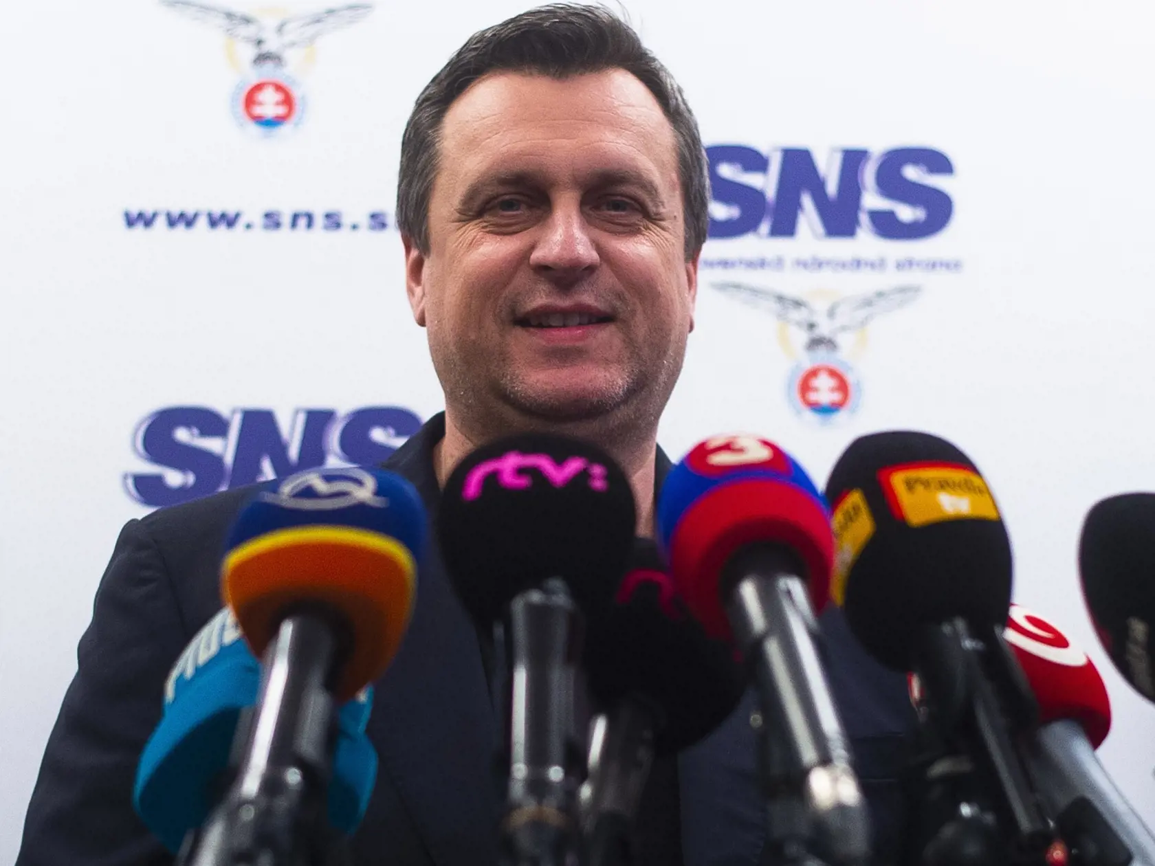 Na snímke predseda SNS Andrej Danko počas tlačovej konferencie po voľbách do Národnej rady Slovenskej republiky v Bratislave 1. marca 2020. FOTO TASR - Jakub Kotian