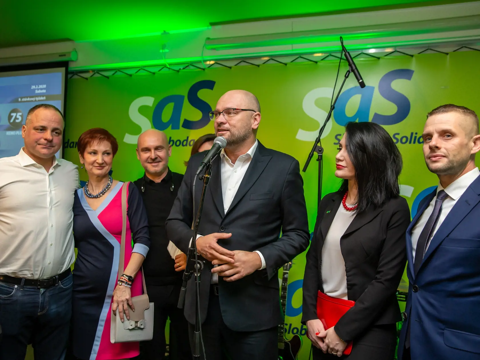 Na snímke je Richard Sulík, Martin Klus, Jana Cigániková, Lucia Ďuriš Nicholsonová, Branislav Gröhling, Juraj Droba, Jarmila Halgašová v centrálnej politickej strany SaS počas volebnej noci do Národnej rady Slovenskej republiky, 29.2.2020.