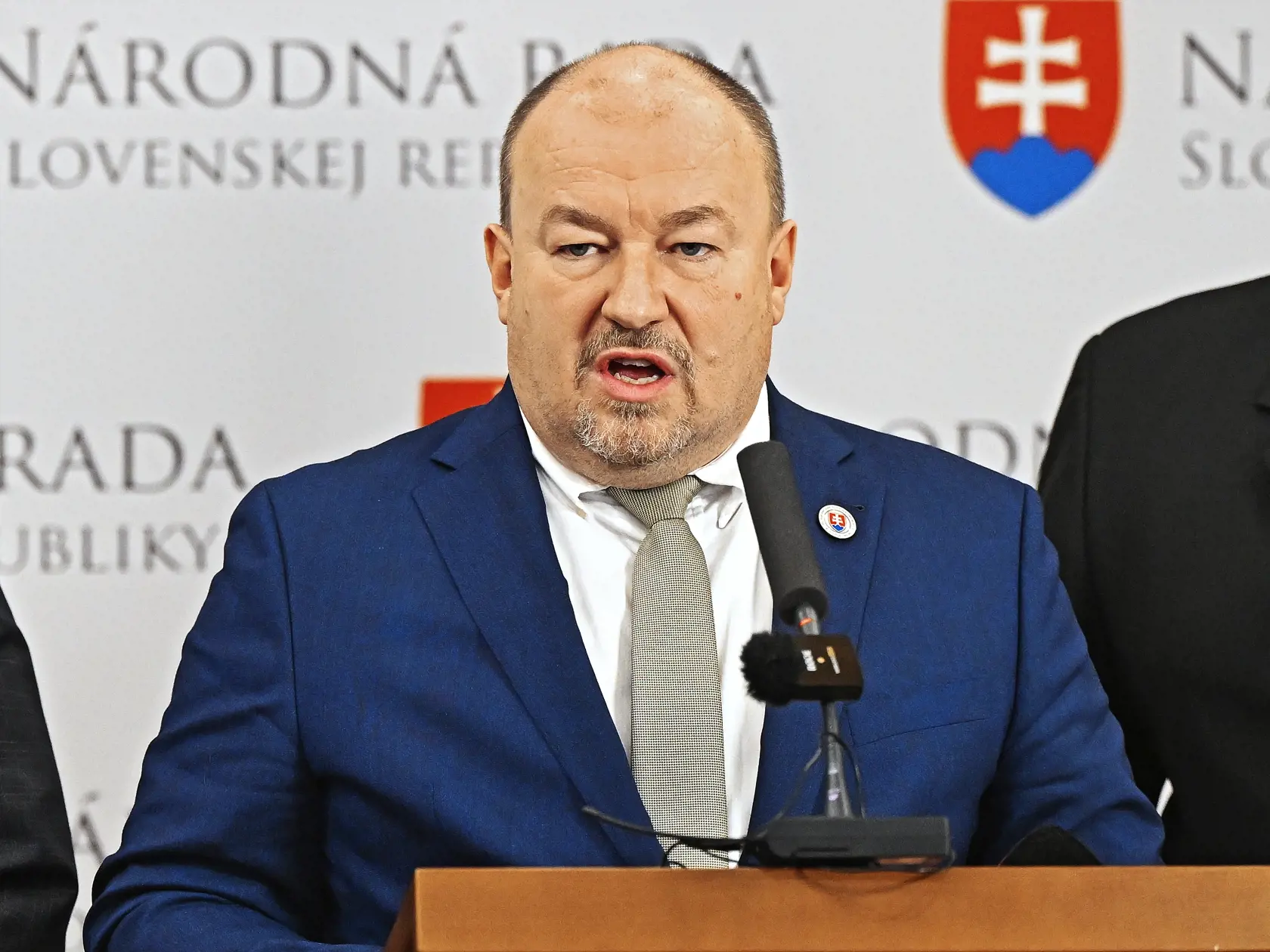 Mnohí si zatiaľ nevedia predstaviť, že by Rudolf Huliak mal byť ministrom športu. Je to ale veľmi pravdepodobné.