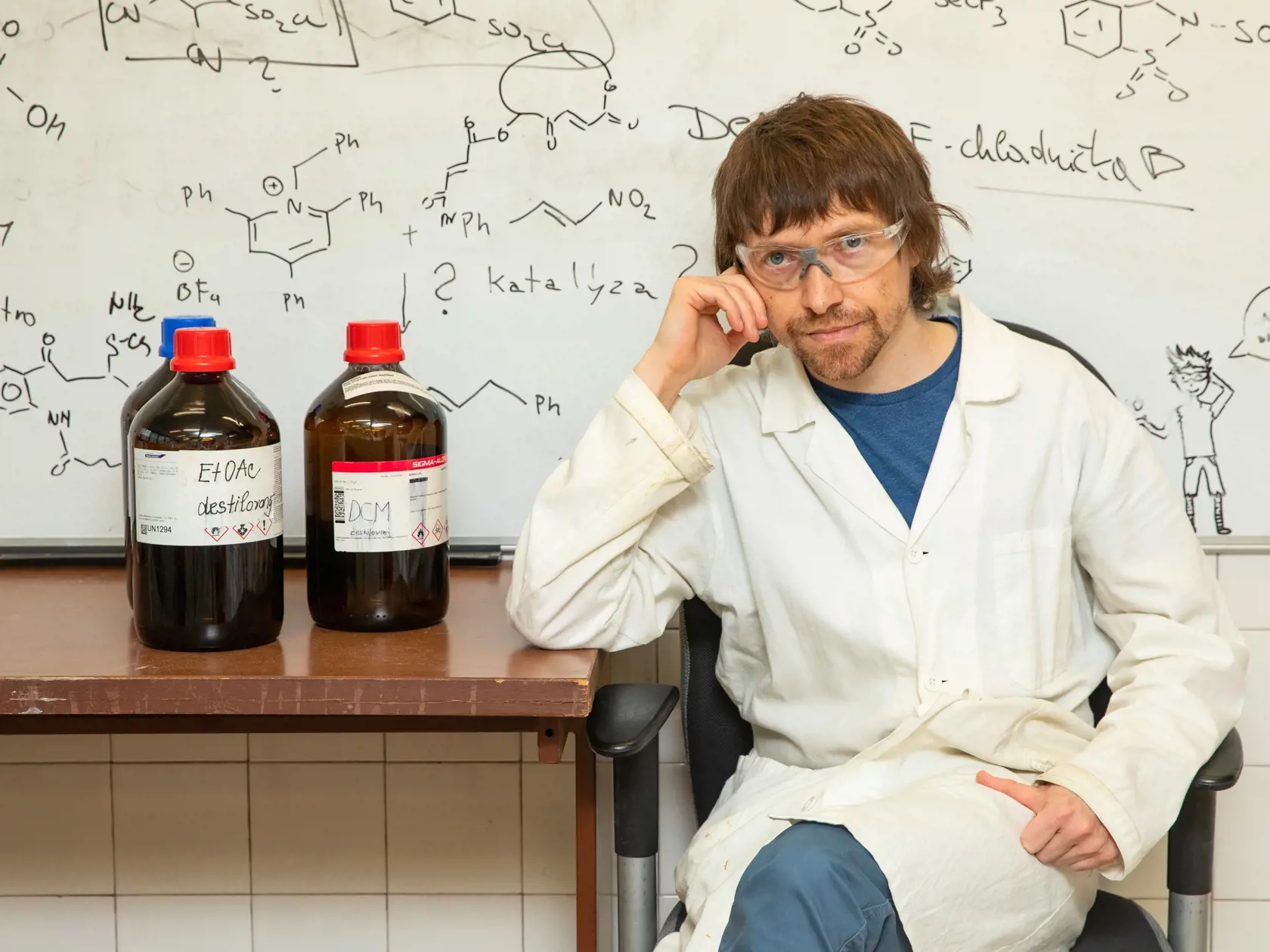 Na snímke je Ing.Pavol Jakubec, PhD., ktorý pôsobí na Fakulte chemickej a potravinárskej technológie Slovenskej technickej univerzity v Bratislave. Venuje sa výskumu nových antibiotik.