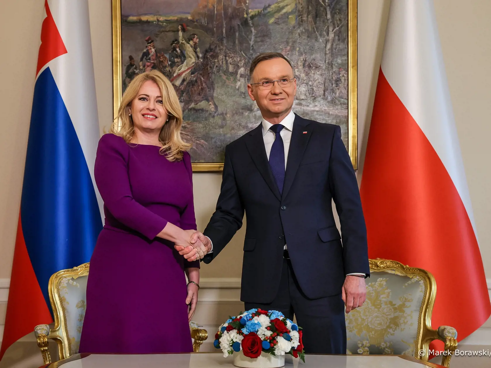 „Chcem zdôrazniť, že v najťažších situáciách bola prezidentka vždy otvorená spolupráci a pracovali sme bok po boku,“ povedal poľský prezident Andrzej Duda.