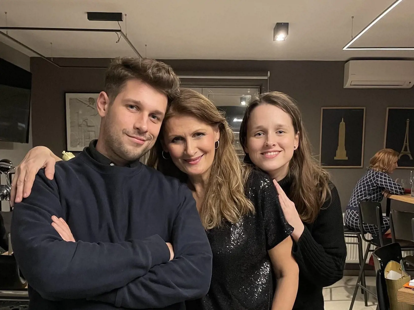Katka Brychtová so synom a dcérou.