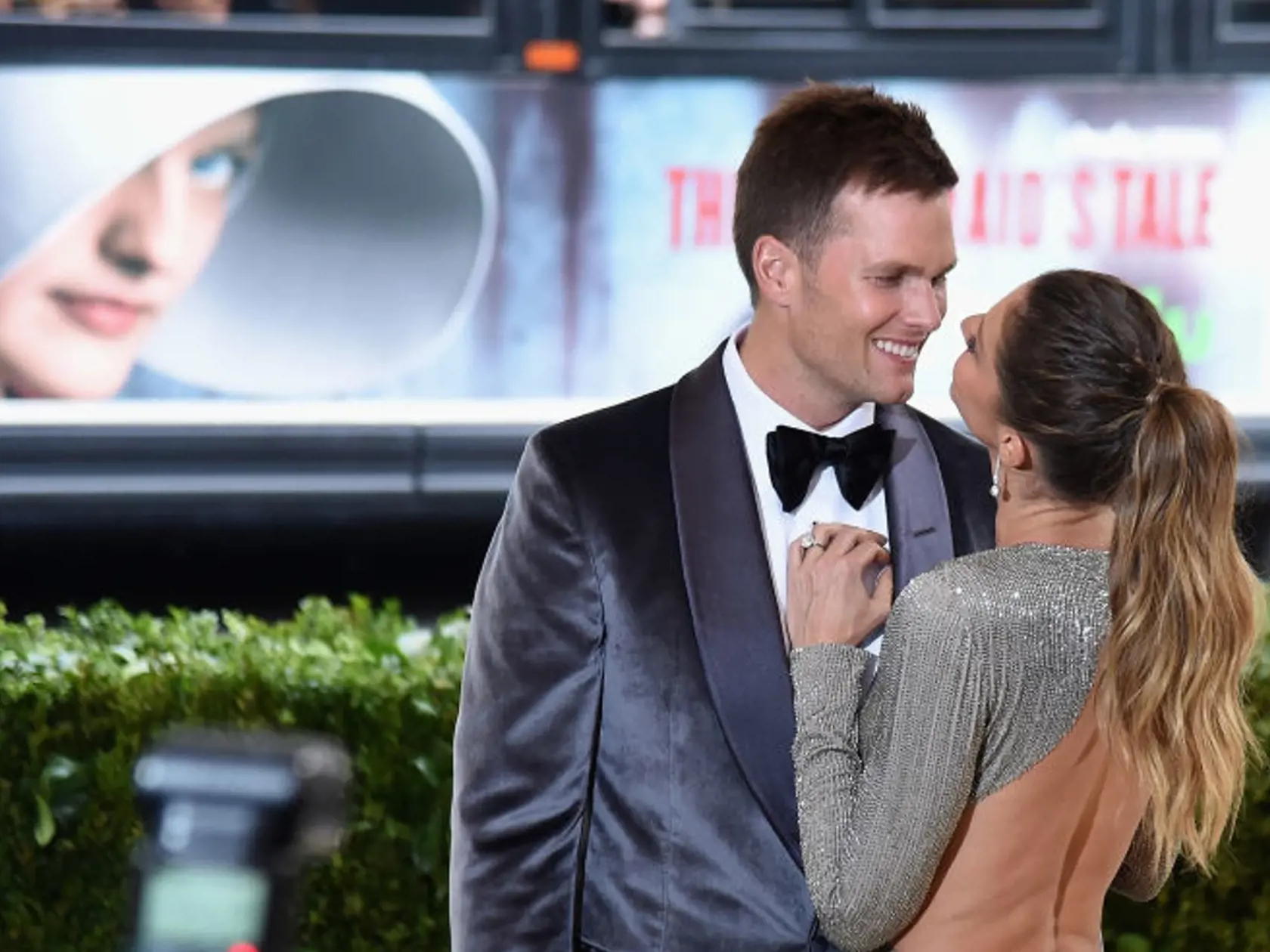NEW YORK, NY - MAY 01:  Tom Brady (L) and Gisele Bundchen attend the "Rei Kawakubo/Comme des Garcons: Art Of The In-Between" Costume Institute Gala at Metropolitan Museum of Art on May 1, 2017 in New York City.  (Photo by Nicholas Hunt/Getty Images for Huffington Post)