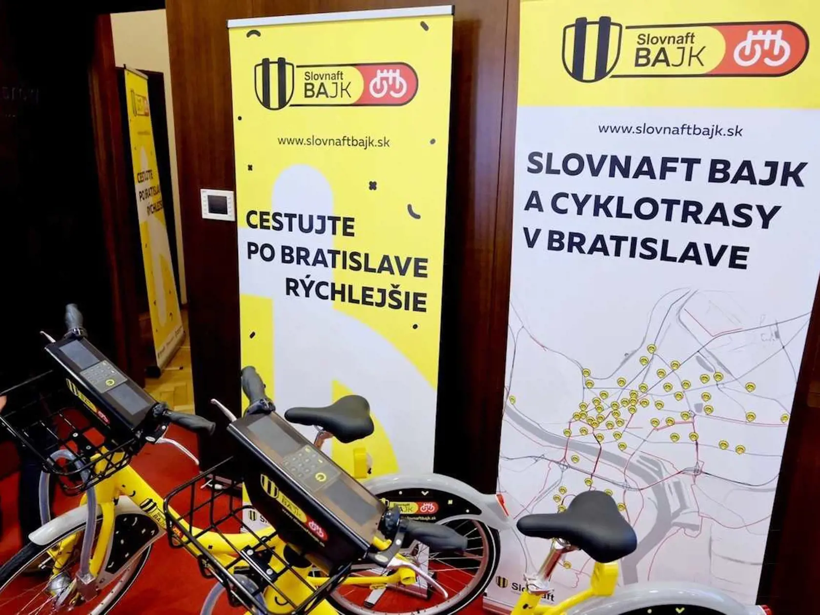 Hlavné mesto SR Bratislava a spoločnosť Slovnaft predstavili najväčší bikesharingový systém na Slovensku.