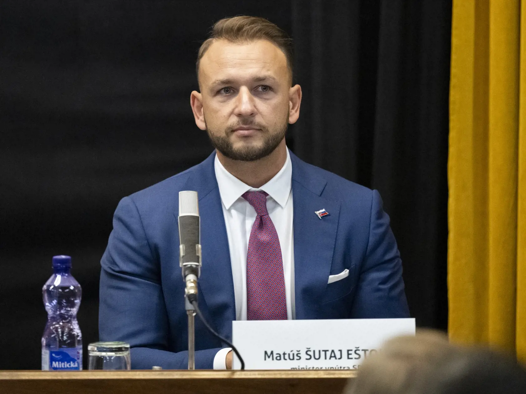 Na snímke minister vnútra SR Matúš Šutaj Eštok (HLAS-SD) počas vypočutia bývalého šéfa Národnej kriminálnej agentúry (NAKA) Branislava Zuriana (nie je na snímke) ako kandidáta na šéfa Úradu inšpekčnej služby (ÚIS) na Výbore Národnej rady SR pre obranu a bezpečnosť v Bratislave vo štvrtok 2. novembra 2023.