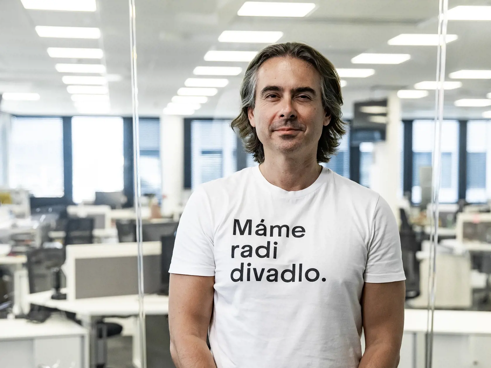 Diskusná relácia “Karty na stôl”, ktorej hosťom bol Matej Drlička, bývalý riaditeľ SND.