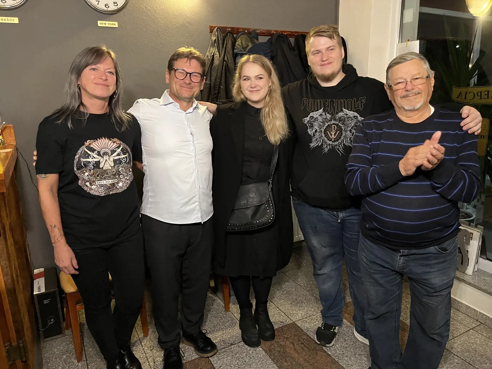 Františka Oľhu v jeho volebnom štábe podporovala manželka Saskia, deti a ich starý otec.