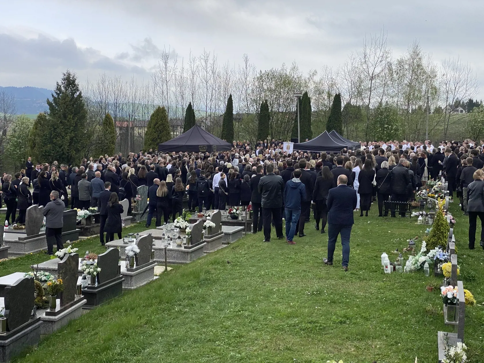 Pohreb troch obetí tragickej havárie pri Spišskej Kapitule v sobotu 6. 4. 2024.
