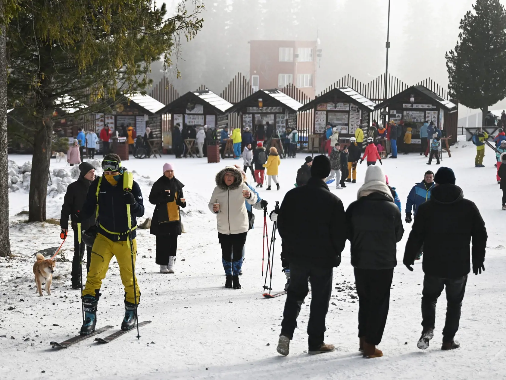Na snímke lyžiarske stredisko na Štrbskom Plese vo Vysokých Tatrách 31. decembra 2024.