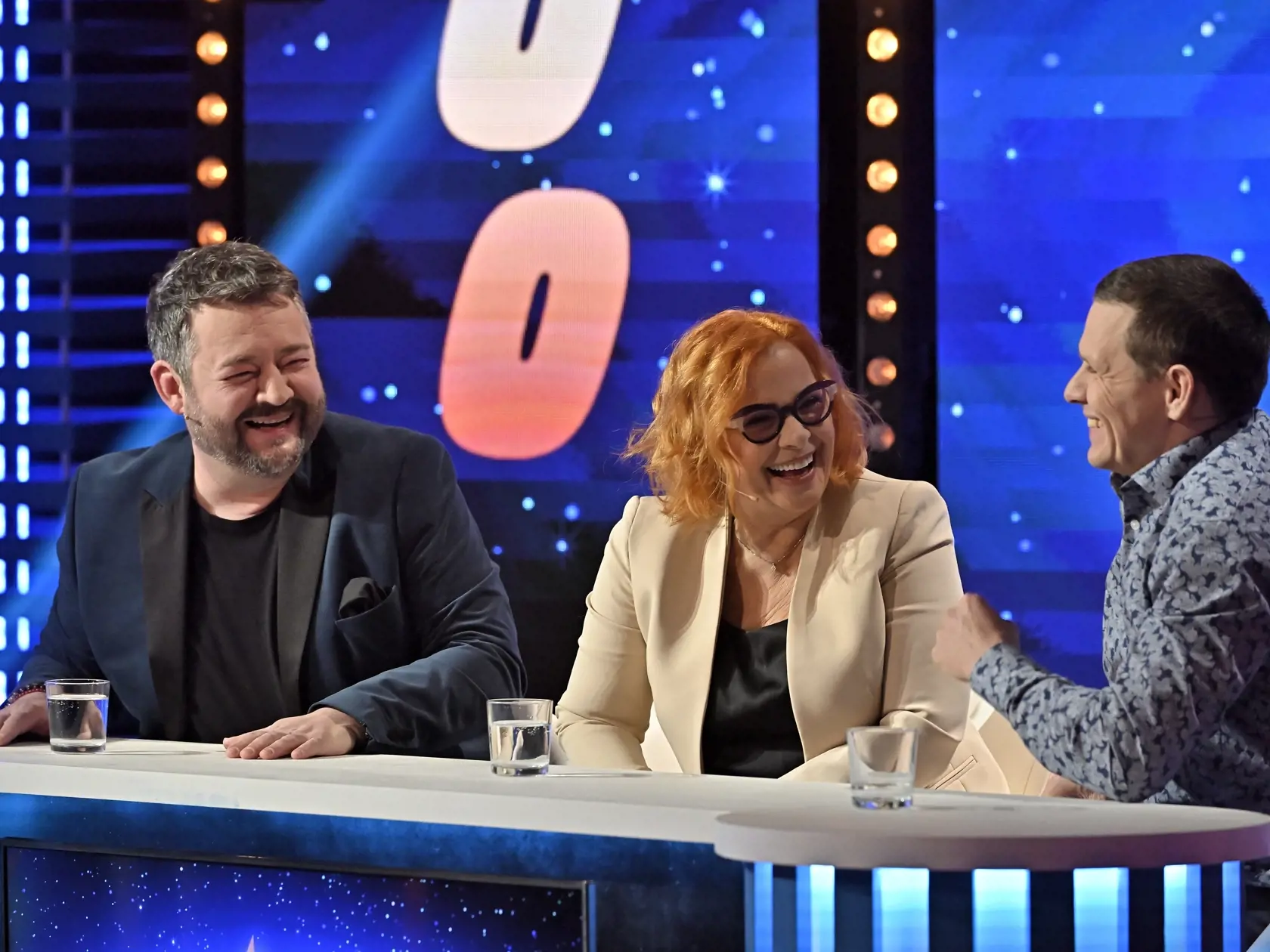 Hit roka - rok 2000
Hosťami boli Michal Hudák a Kubovčík, Kamila Magálová.