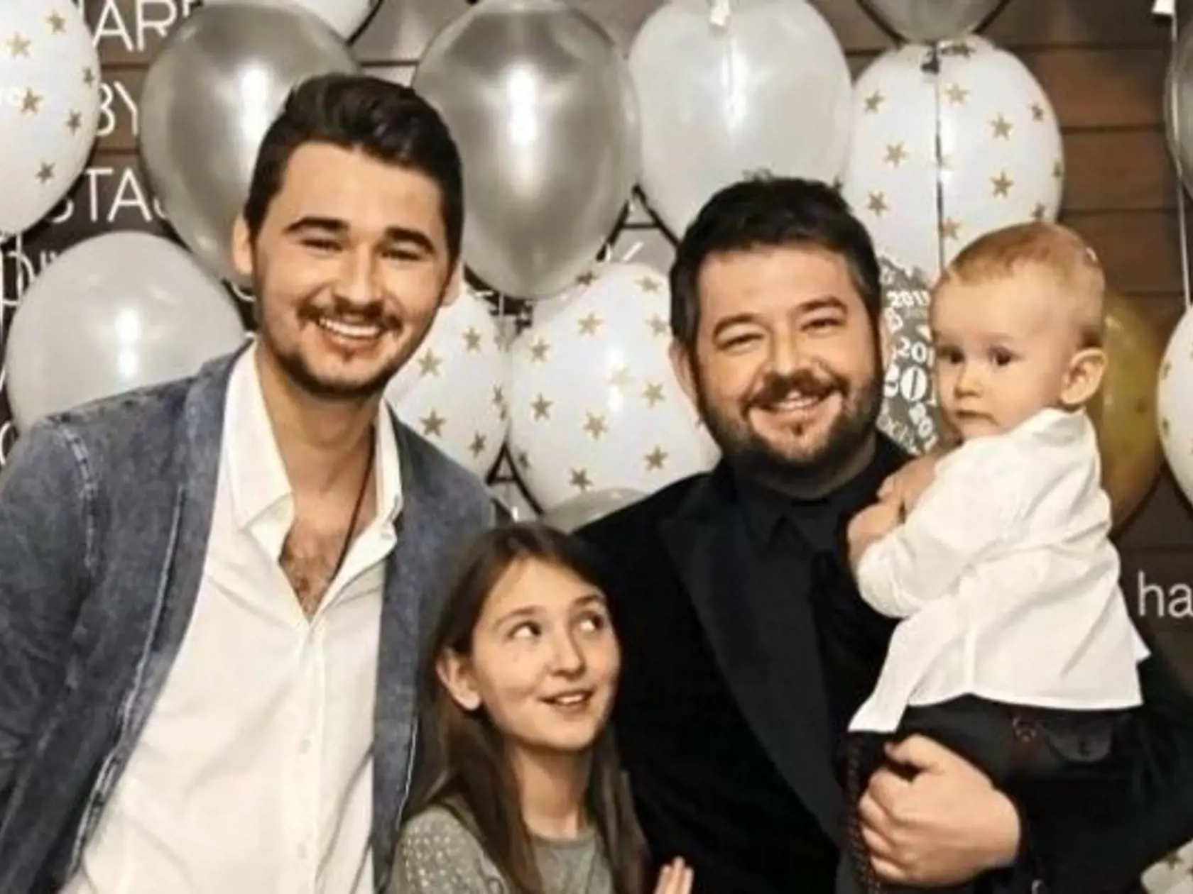 Michal Hudák s deťmi na staršej fotke.