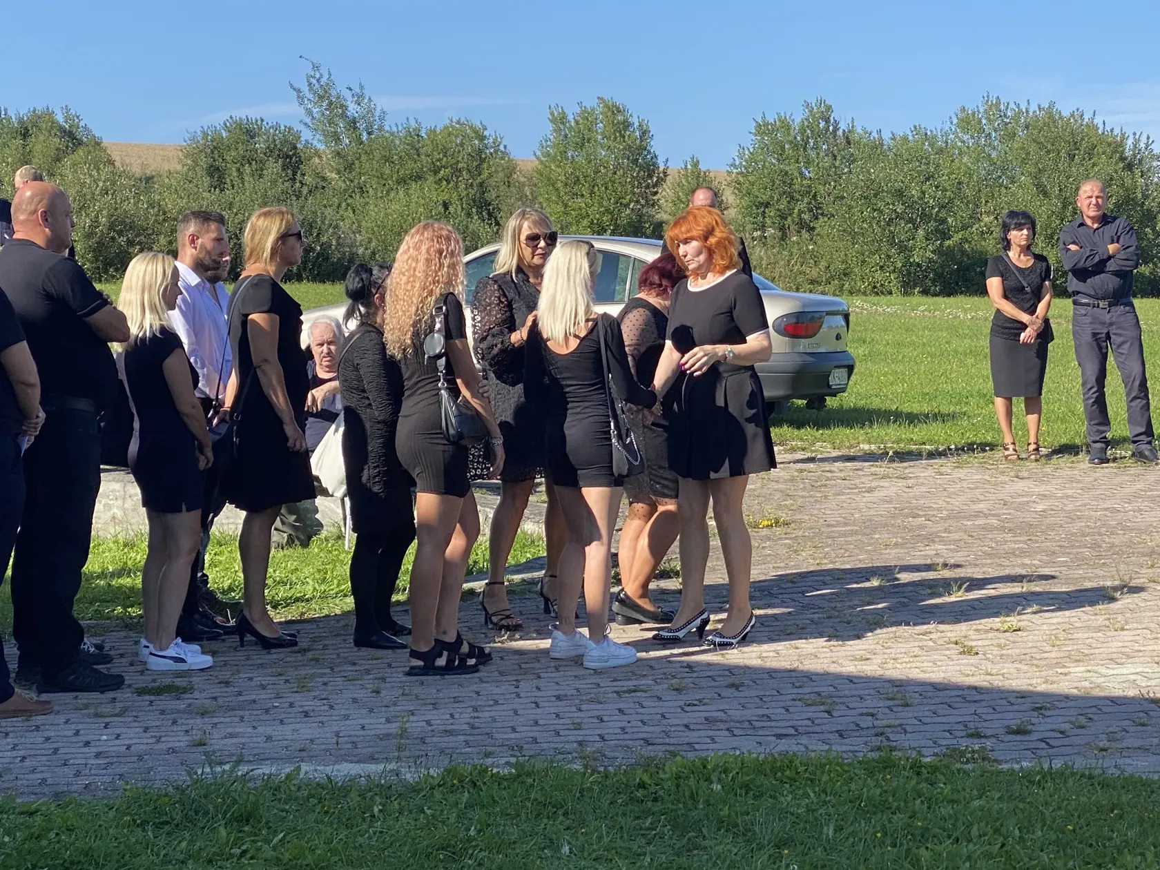 Prejavy ľútosti prišli smútiacej mame Daniele prejaviť stovky ľudí.