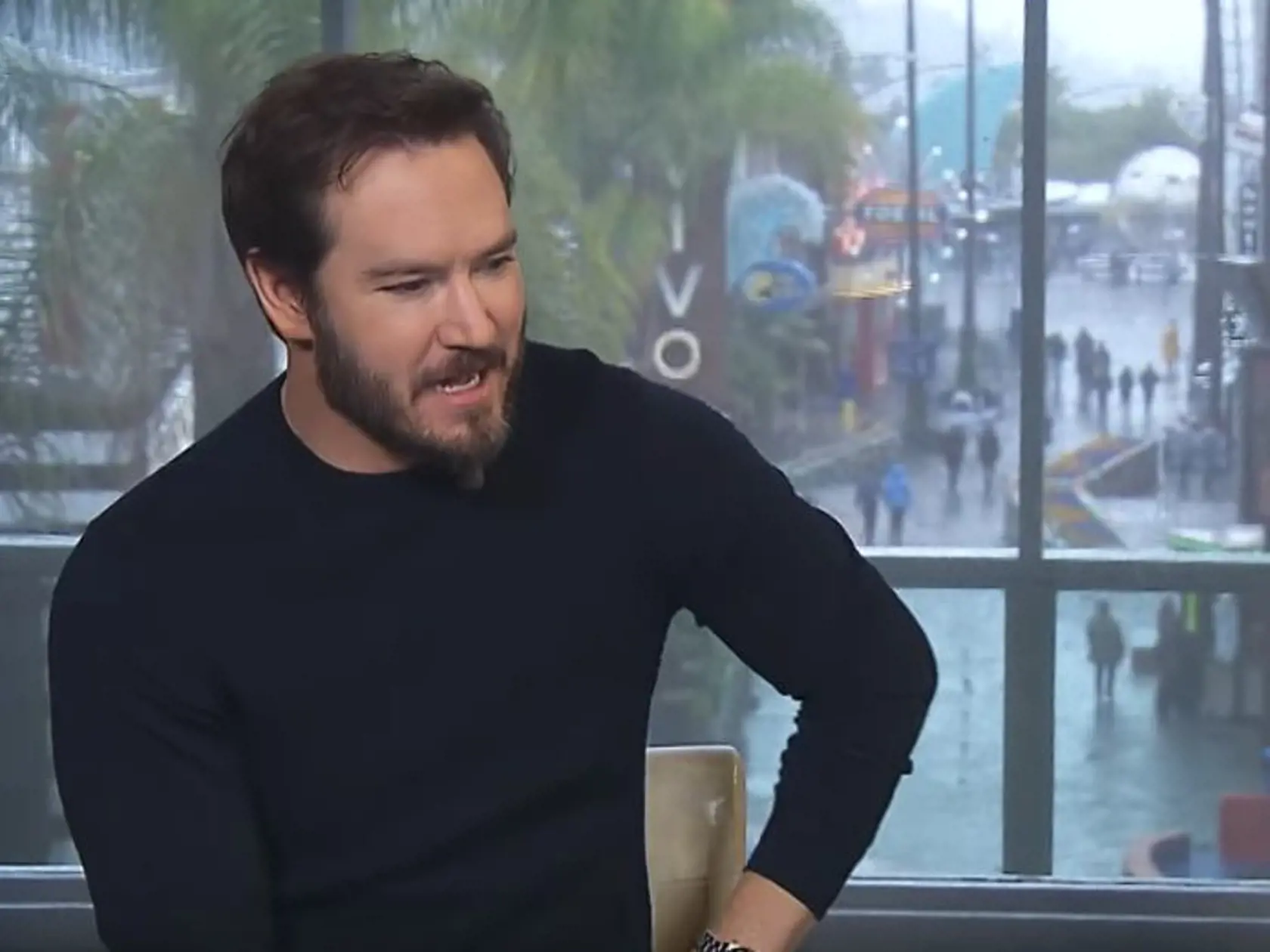 Mark-Paul Gosselaar sa preslávil v tínedžerskom seriáli Konečne zvoní. Zahral si v ňom Zacka Morrisa. Seriál sa vysielal v rokoch 1989-1993 a mal 4 série.