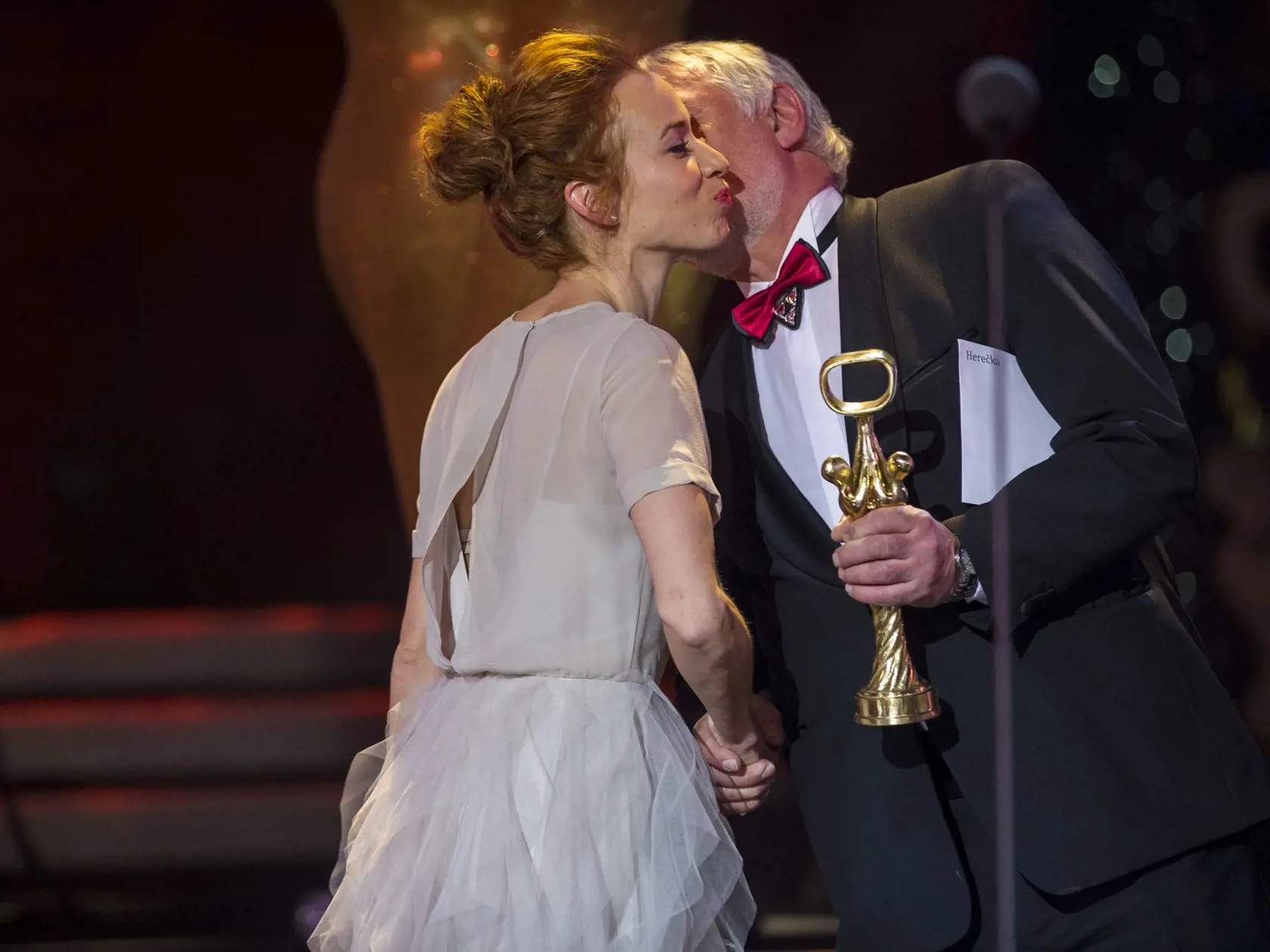 Na snimke Tana Pauhofova a Marian Chudovsky pocas priameho prenosu slavnostneho galavecera OTO 2017.