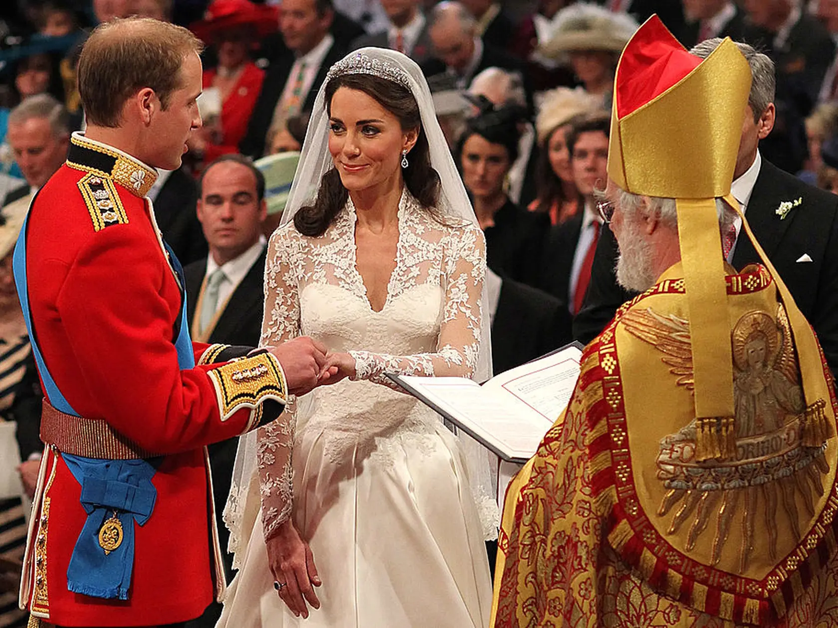 Princ William a princezná Kate sa zoznámili v roku 2001. Dlho očakávaná svadba páru sa konala 29. apríla 2011 vo Westminsterskom opátstve v Londýne.