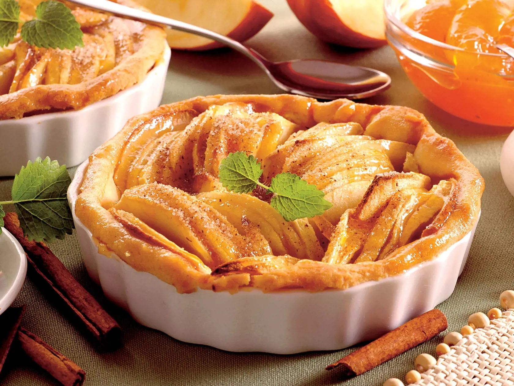 Jablkový špeciál, jablko, ovocie, recept, Minitortičky
foto : Peter Záhradník
uverejnené Báječná Žena 38/2007
pôvodný súbor:mini torticky.eps