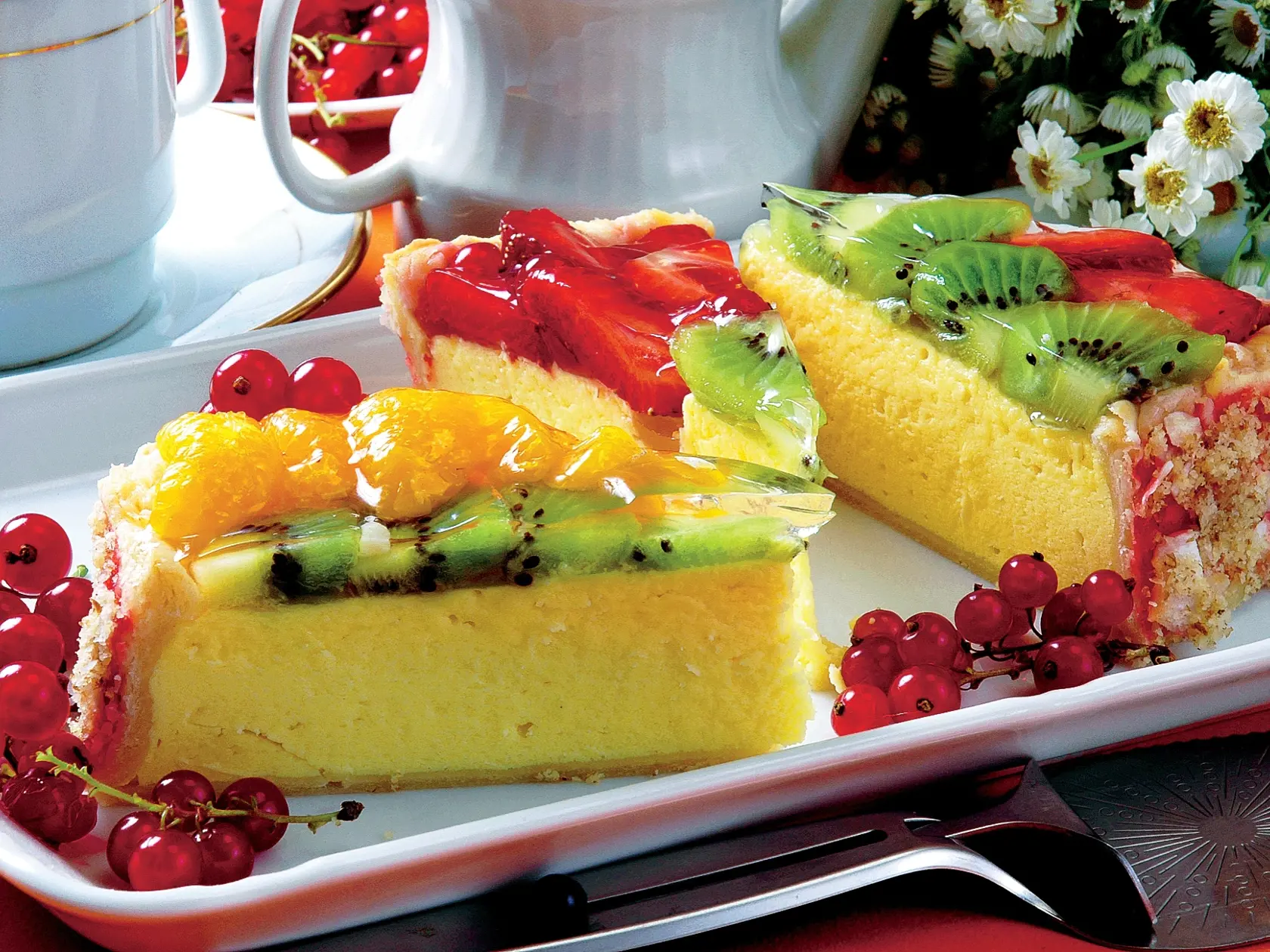 ovocná  torta, ovocný múčnik, koláč
foto: Peter Záhradník
uverejnené: Šarm 26/2005
pôvodný súbor:ovocna torta.eps