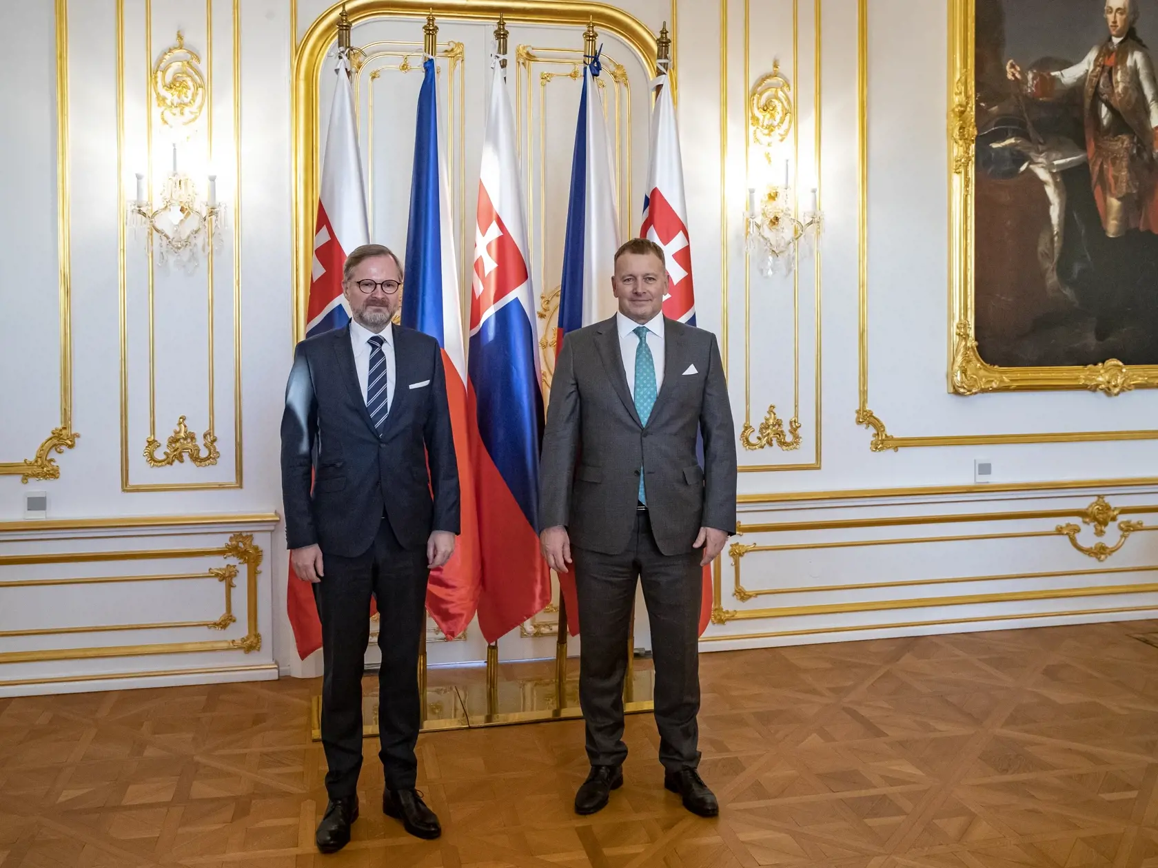 Predseda NR SR si už dlhší čas češe vlasy dopredu, aby zakryl kúty. Podľa odborníka by s tým mal okamžite prestať.