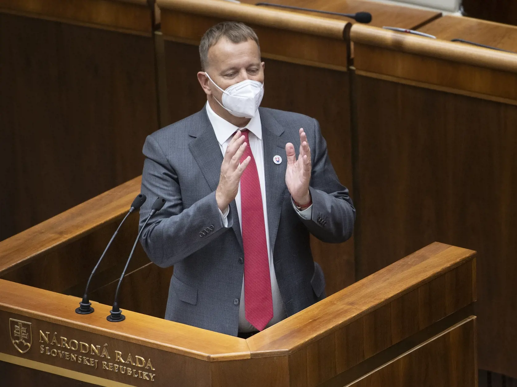 Boris Kollár vyskúšal v minulosti viacero strihov. Najviac mu pasuje, keď má hlavu ostrihanú nakrátko.