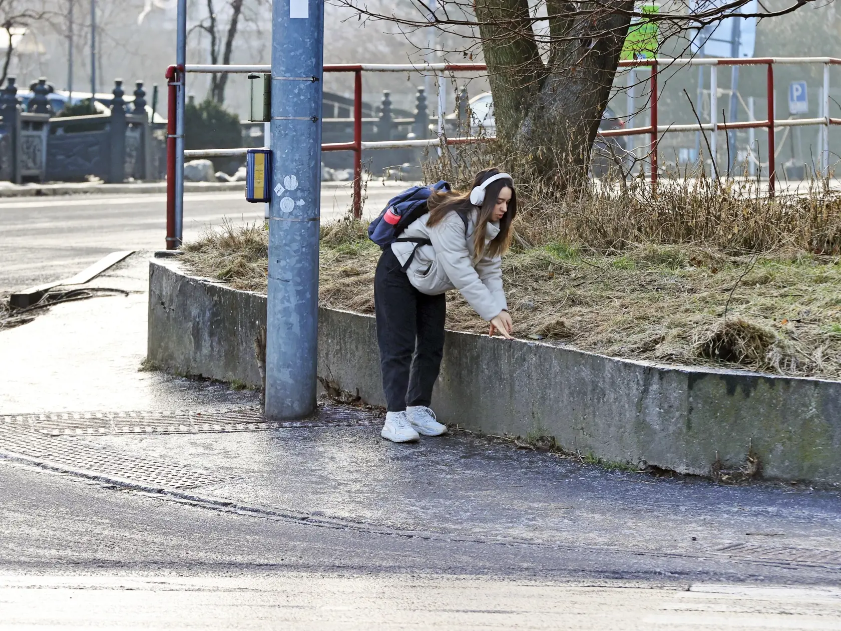 Počet úrazov počas tohtoročnej zimy stúpol o 53 percent, na vine je poľadovica.