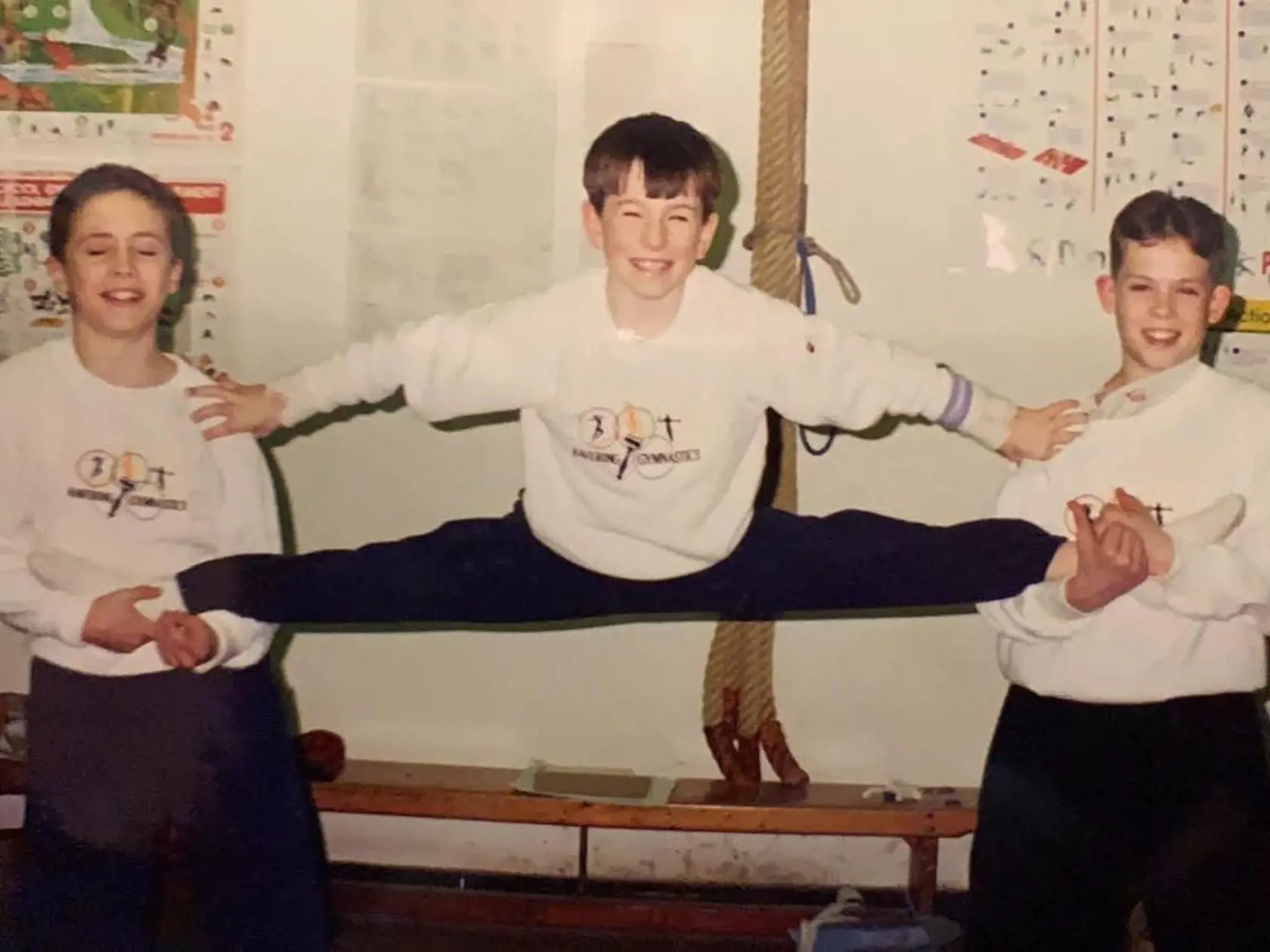 David Holmes sa ako dieťa venoval gymnastike. 