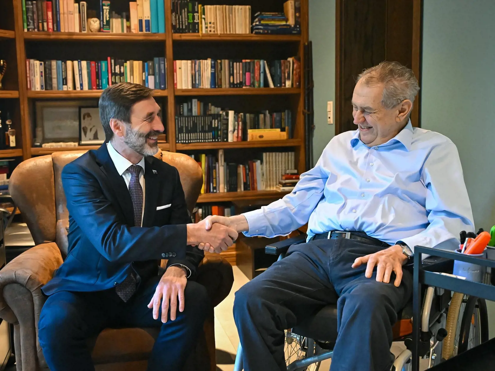 Minister zahraničných vecí Juraj Blanár sa  stretol s Milošom Zemanom u neho doma.
