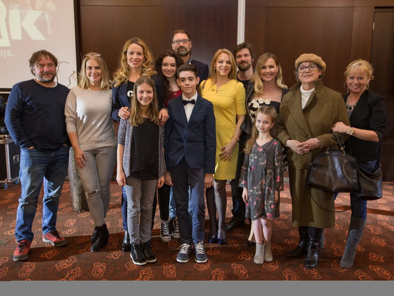 Na premietanie úvodnej časti seriálu prišli bývalí aj súčasní herci.
