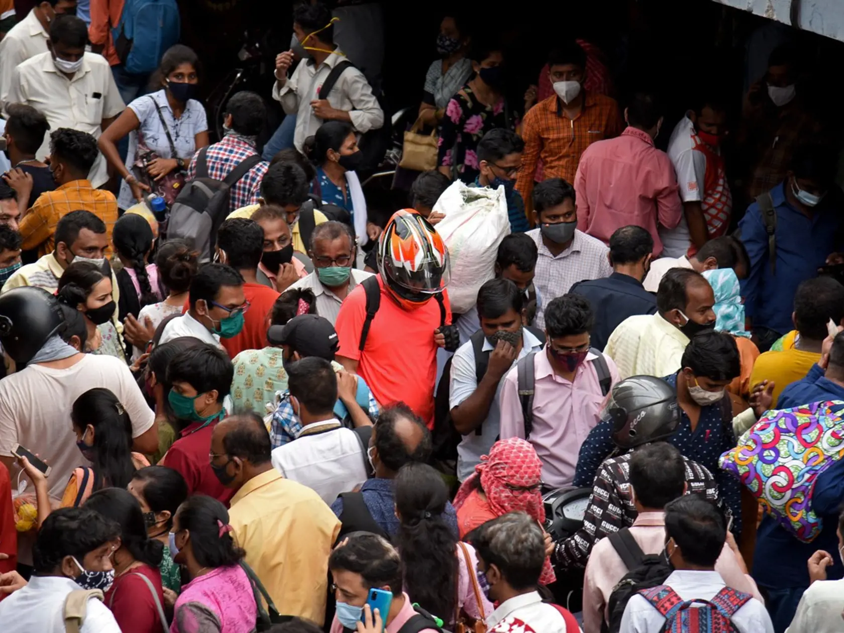 Najnovší rýchly nárast infekcií spôsobil, že India zaznamenala celkovo 13,5 milióna infikovaných, čo je viac než 13,48 milióna v Brazílii.