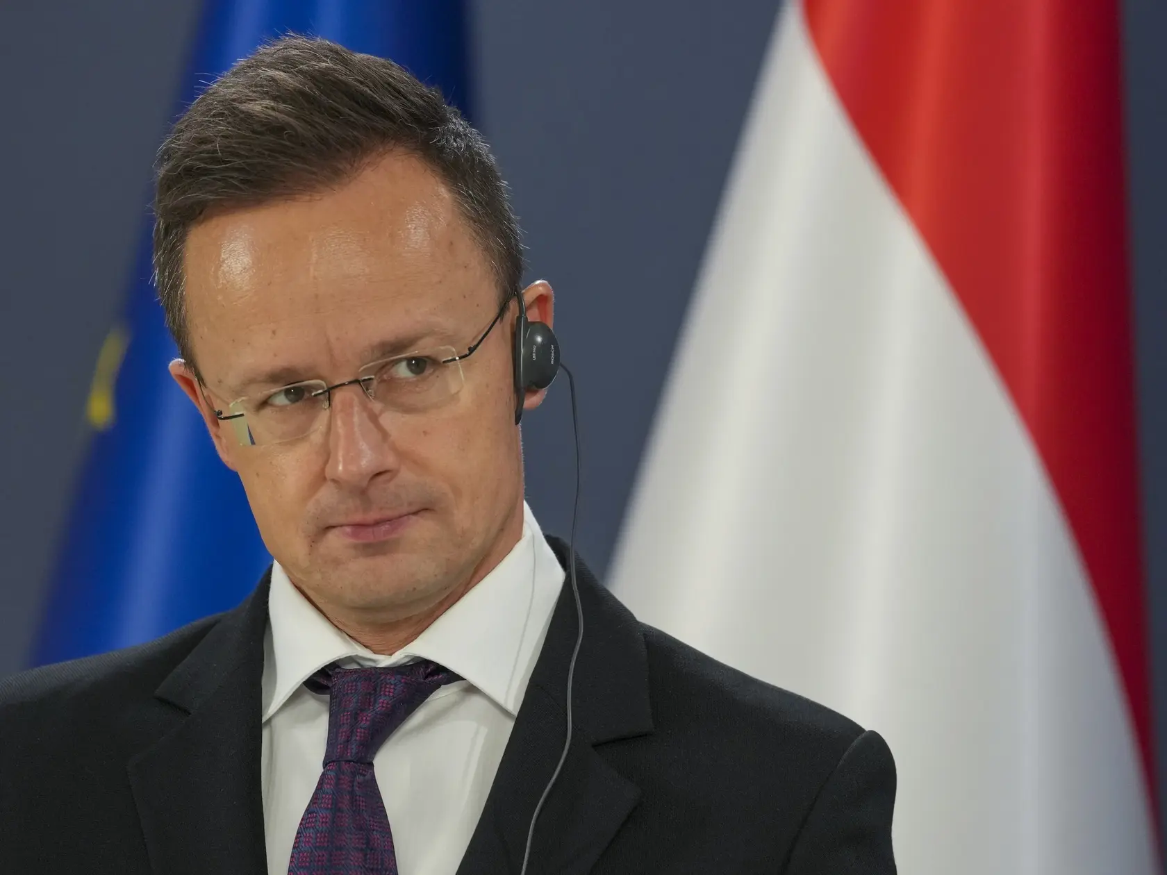 Šéf maďarskej diplomacie rokoval s ruskými vicepremiérmi Alexandrom Novakom a Denisom Manturovom, poradcom prezidenta Jurijom Ušakovom a ministrom športu Michailom Degťarevom.