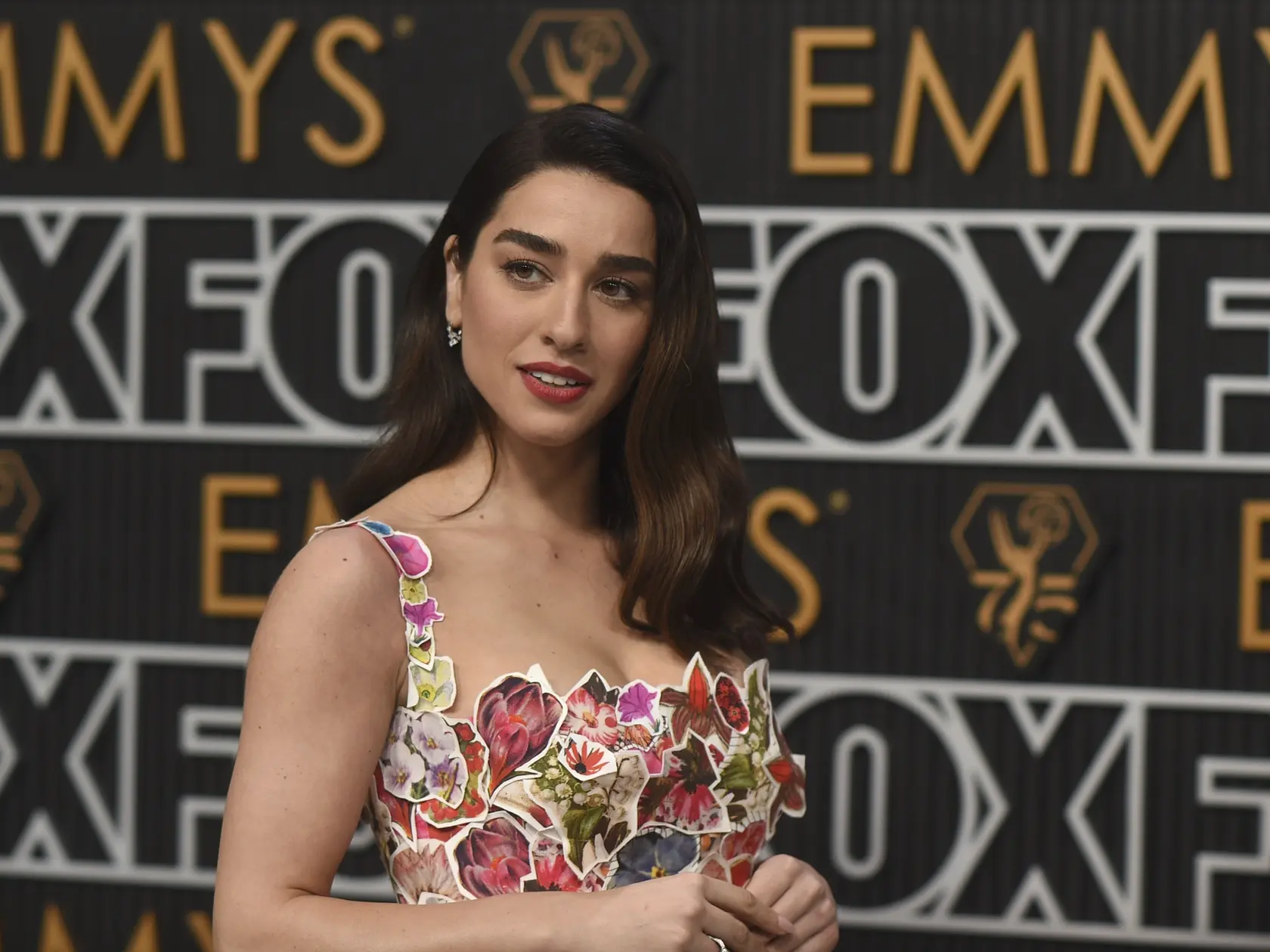 Simona Tabasco na 75. ročníku odovzdávania amerických televíznych cien Emmy.