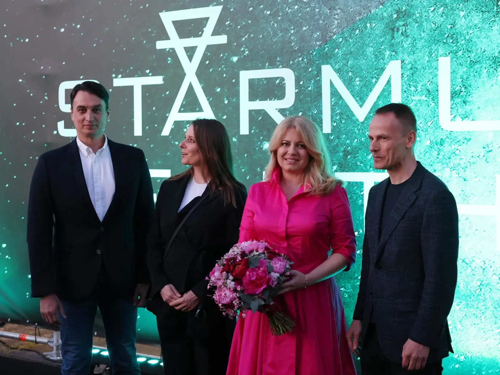 Starmus, známy ako festival vedy, hudby a umenia, je na svete jedinečný. Kým predchádzajúce ročníky obracali zrak k hviezdam, budúce festivaly Starmus budú venované našej planéte. Na jeho otvorení bola aj prezidentka Zuzana Čaputová a jej partner Juraj Rizman.