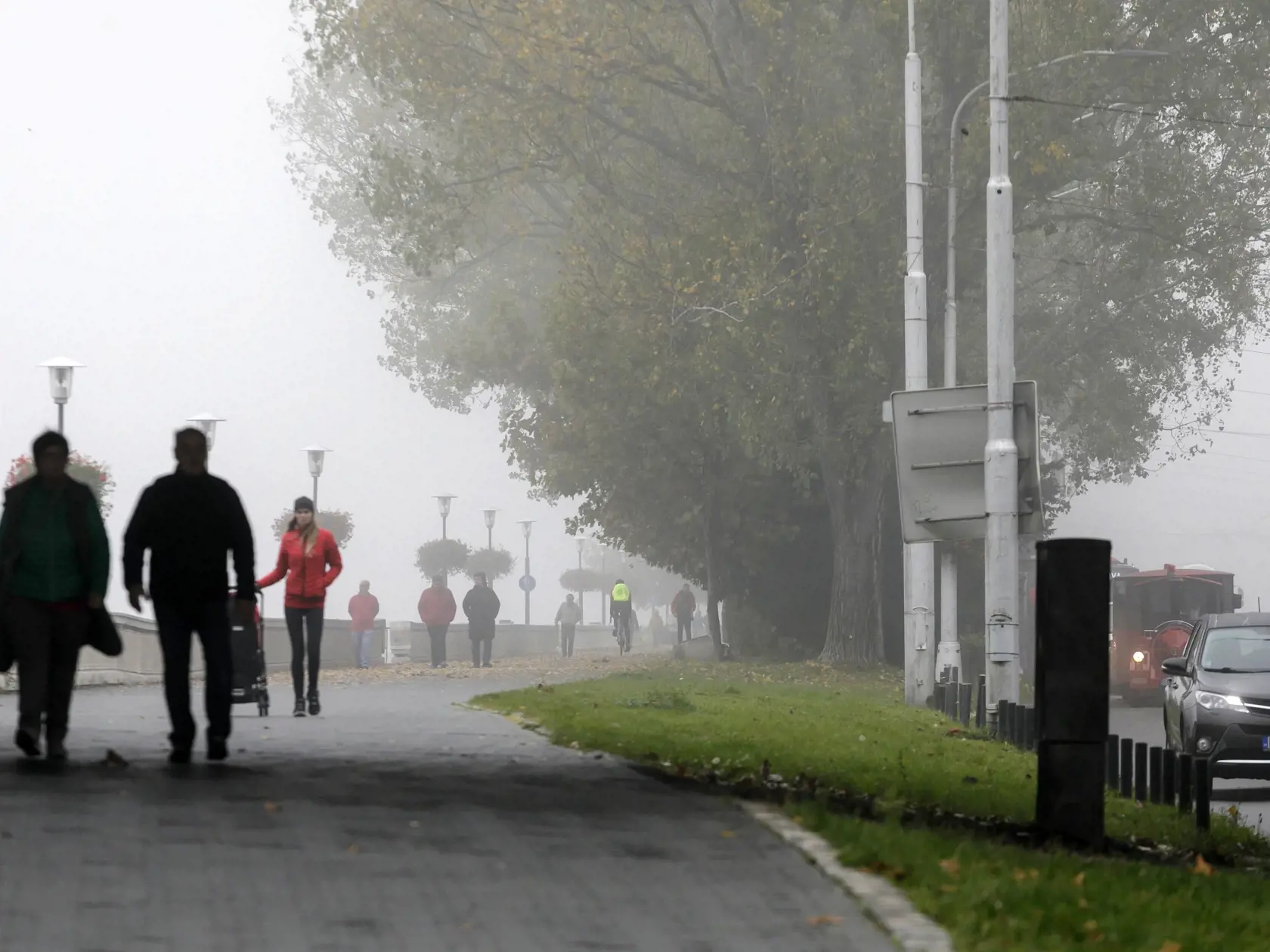 Hmla na Rázusovom nábreží v Bratislave 26. októbra 2022. FOTO TASR - Dano Veselský