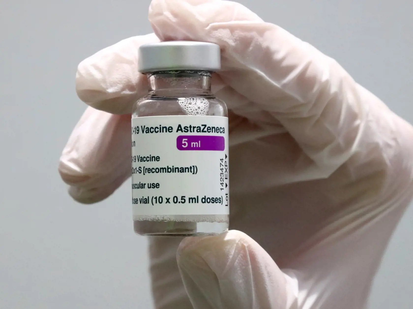 Na snímke je vakcína AstraZeneca