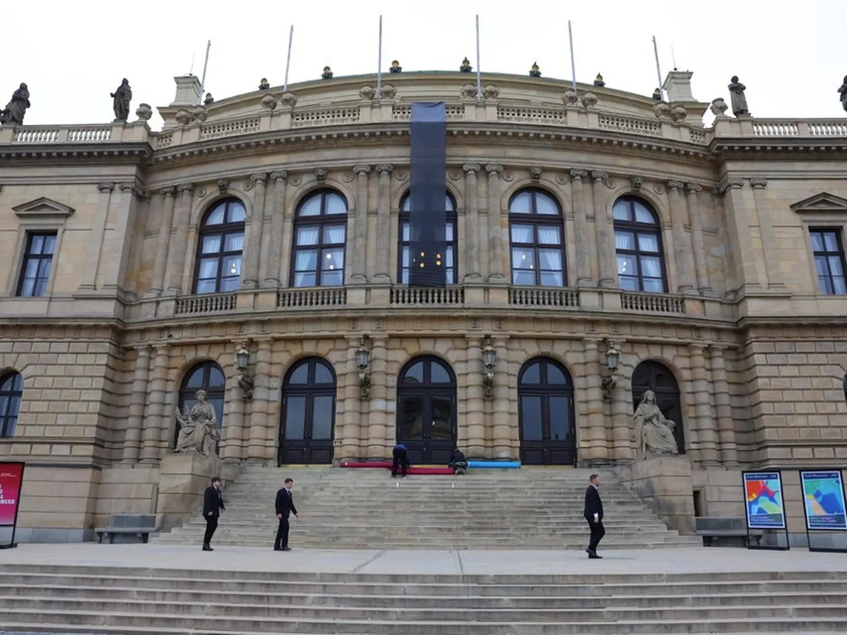 Posledná rozlúčka s Jiřím Bartoškom (†78) v pražskom Rudolfíne.