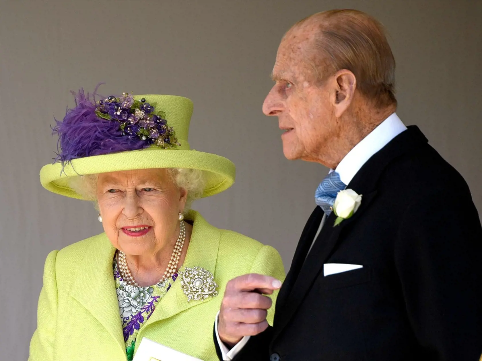Členovia kráľovskej rodiny sa však obávajú, že prítomnosť Harryho a Meghan zatieni pietnu spomienku na princa Filipa, manžela Alžbety II., ktorý zomrel vlani v apríli.