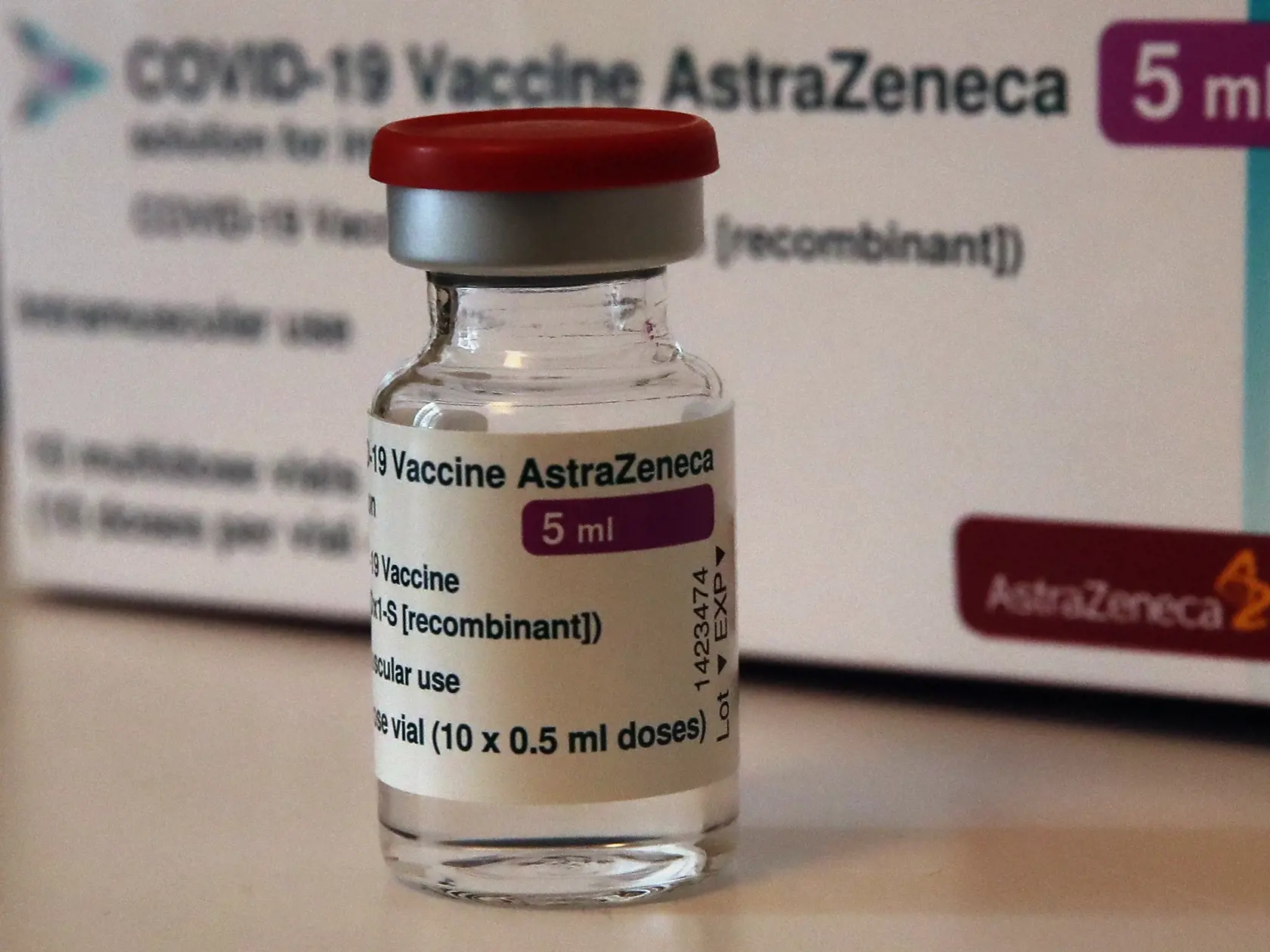 Údaje z tretej fázy klinických skúšok vakcíny proti ochoreniu COVID-19 od spoločnosti AstraZeneca v USA ukazujú, že očkovacia látka má účinnosť 79 percent.